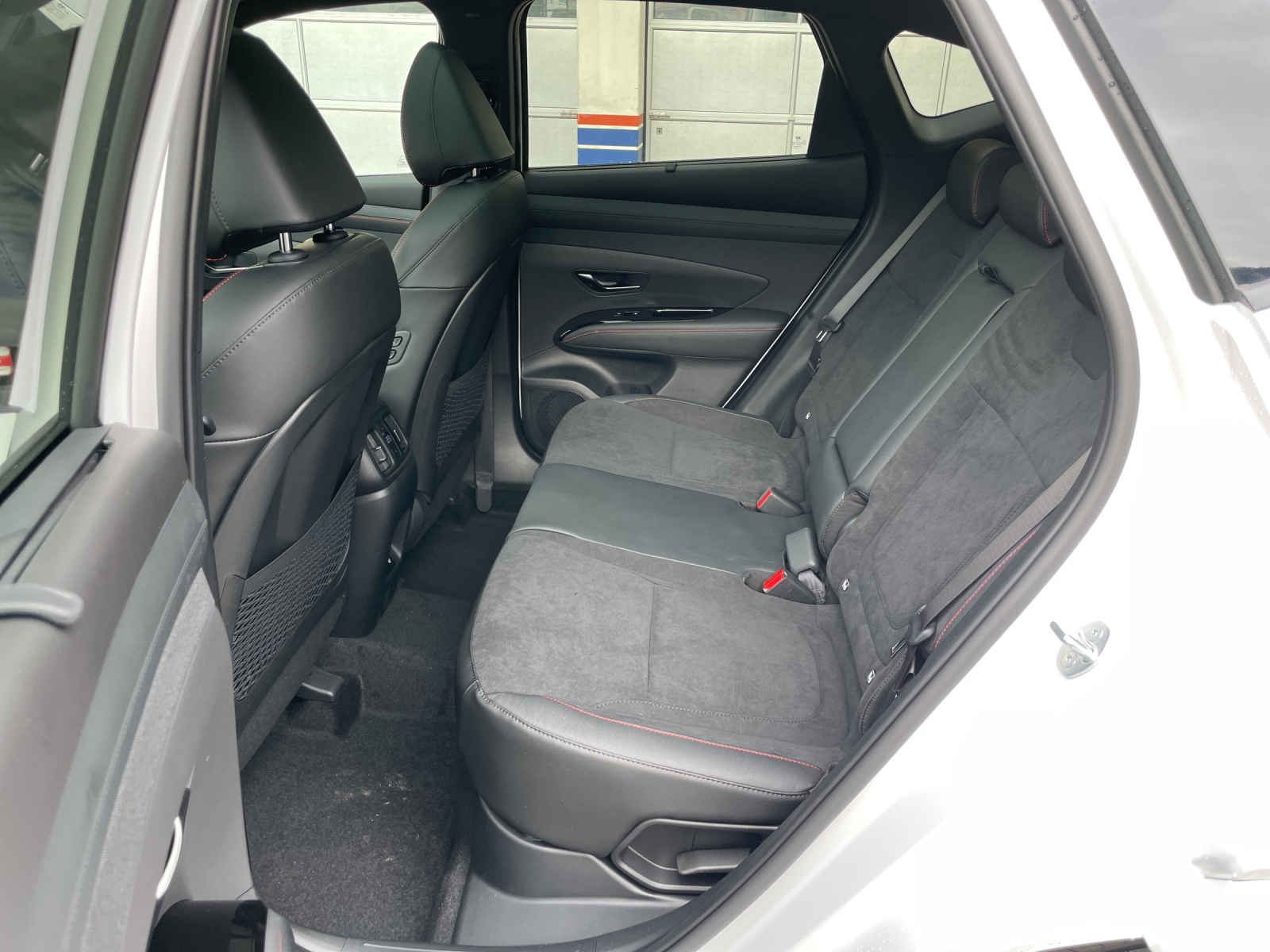 HYUNDAI Tucson 1.6 T-GDi HEV N-Line LUX.pack 4WD MY26-image-8