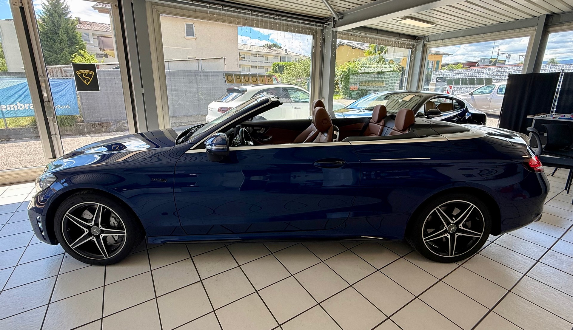 MERCEDES-BENZ C 43 Cabriolet AMG 4Matic 9G-Tronic-image-4
