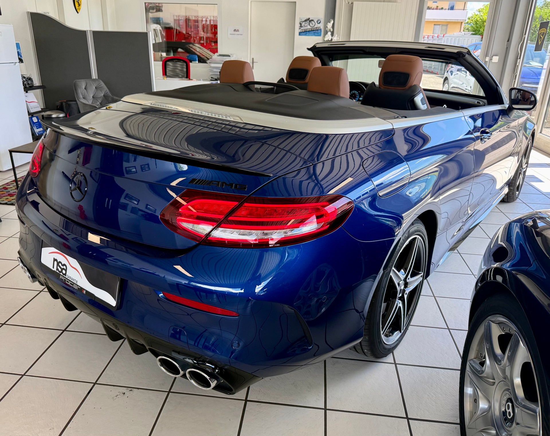 MERCEDES-BENZ C 43 Cabriolet AMG 4Matic 9G-Tronic-image-9