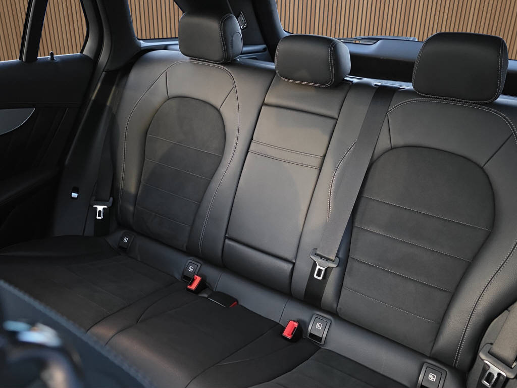MERCEDES-BENZ GLC 250 d AMG Line 4m-image-19