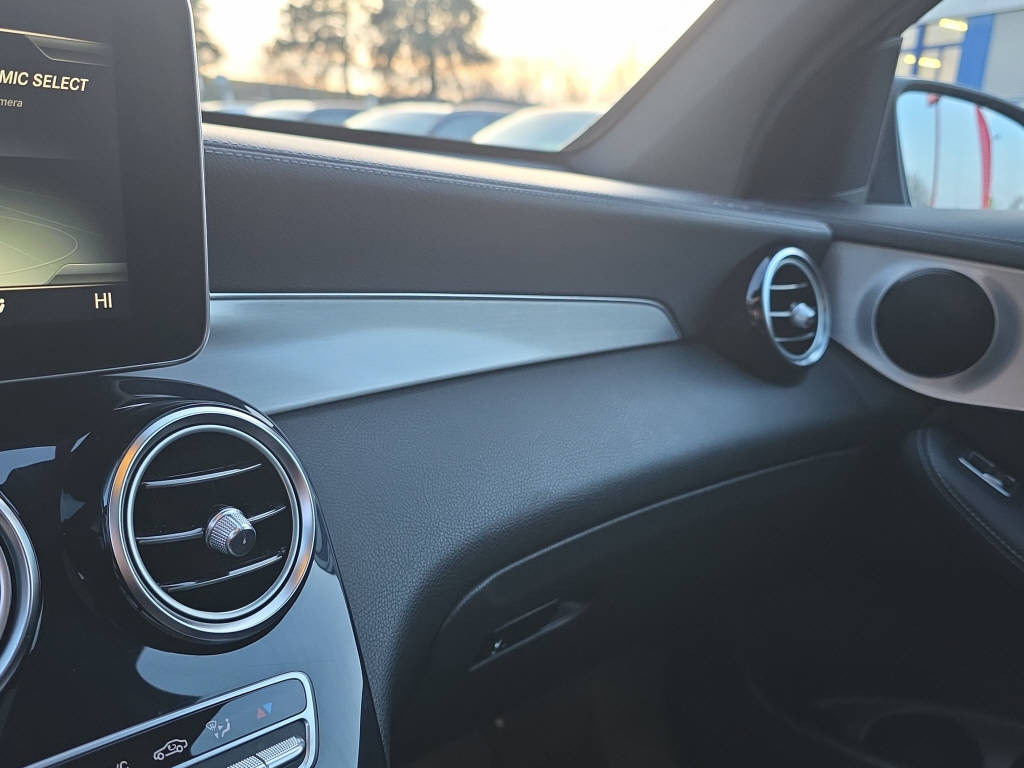 MERCEDES-BENZ GLC 250 d AMG Line 4m-image-22