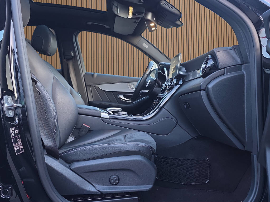 MERCEDES-BENZ GLC 250 d AMG Line 4m-image-13