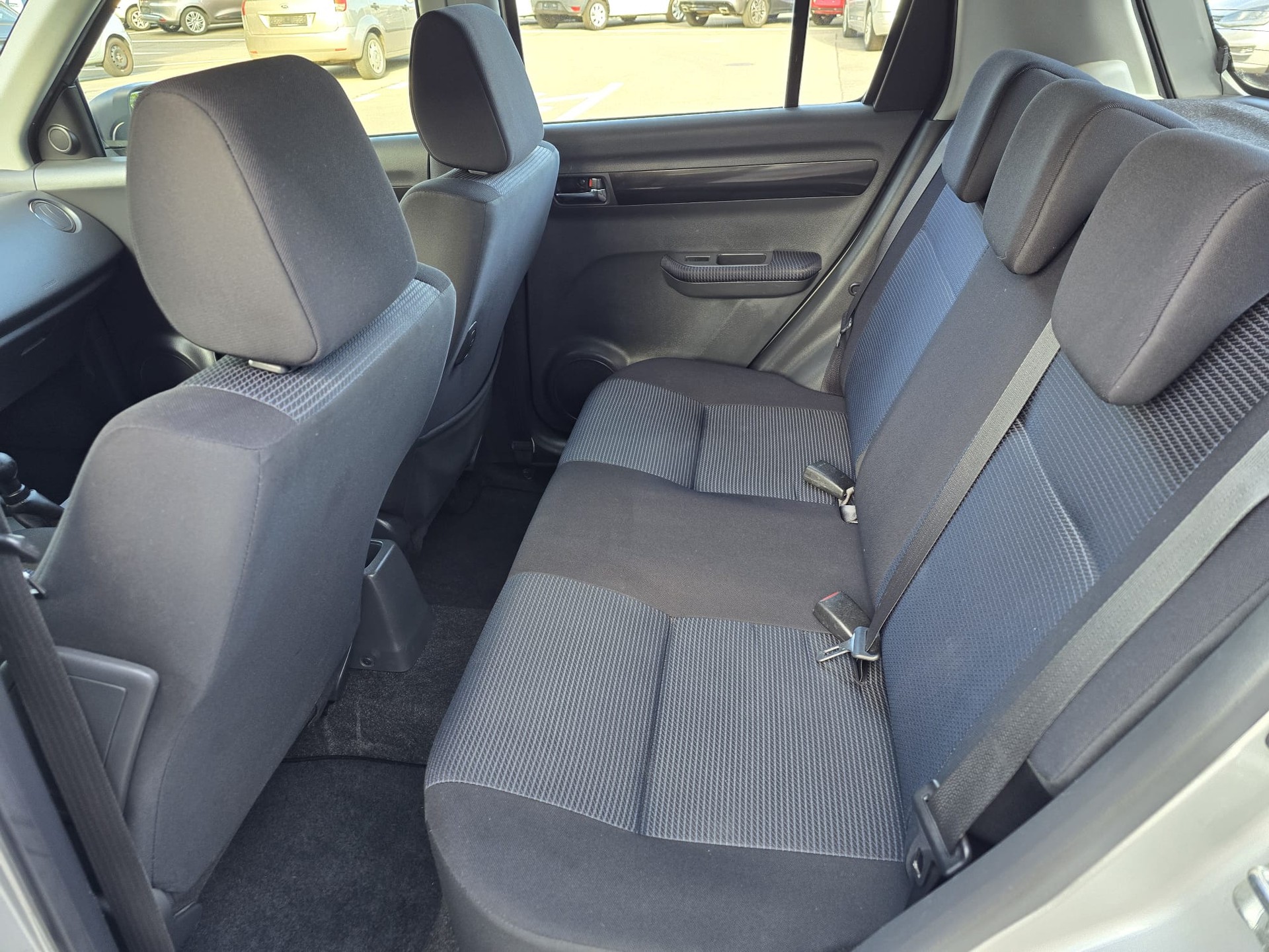 SUZUKI Swift 1.3i 16V GL Top 4x4-image-14