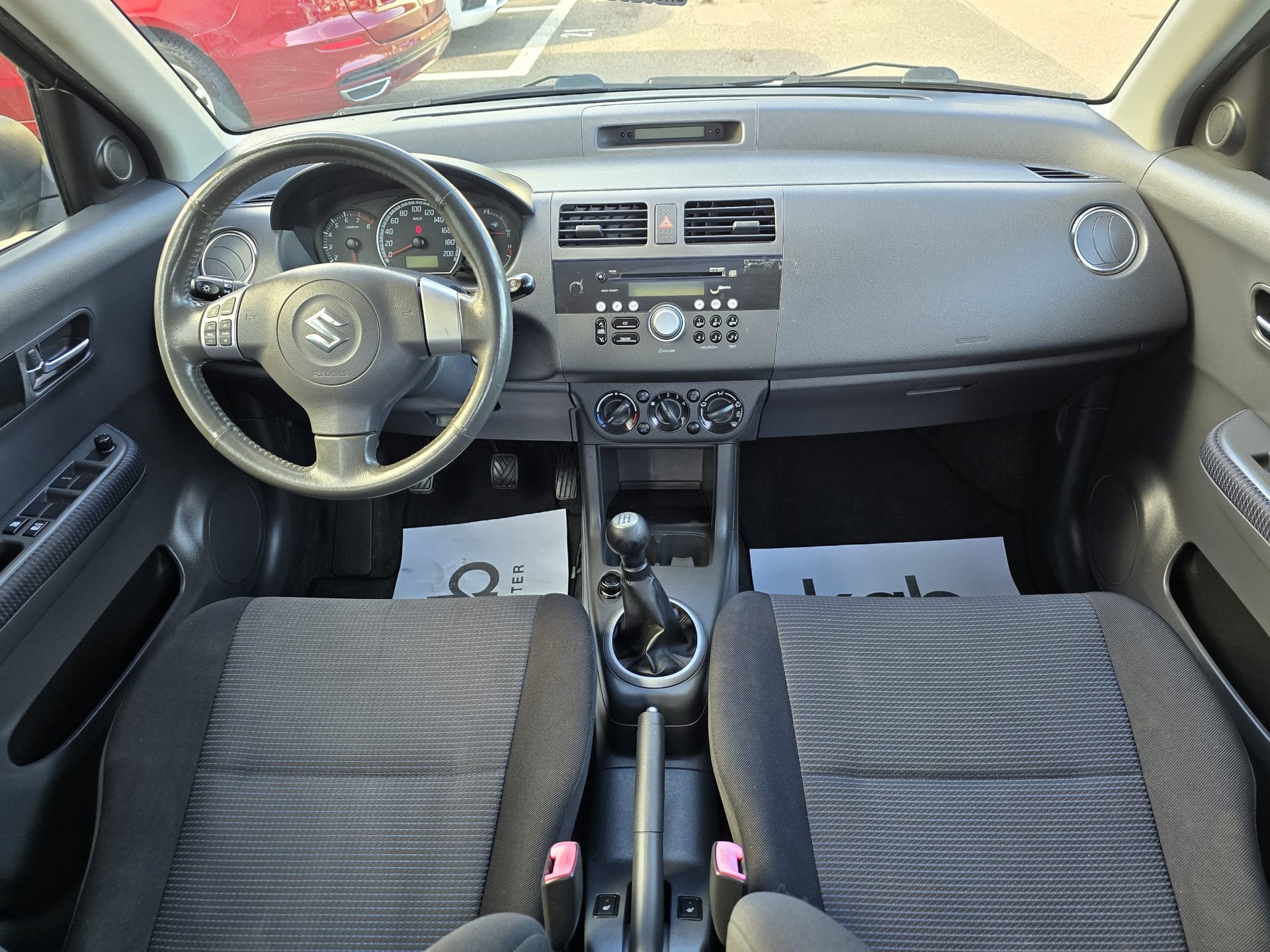 SUZUKI Swift 1.3i 16V GL Top 4x4-image-8