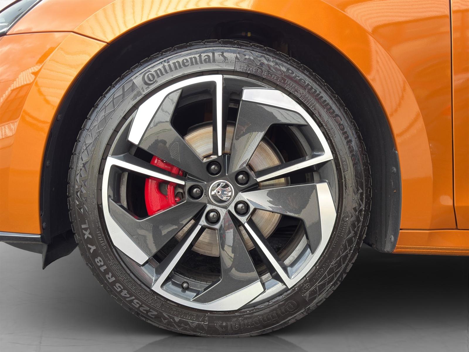 SKODA Octavia Combi 2.0 TDI RS 4x4 DSG-image-8