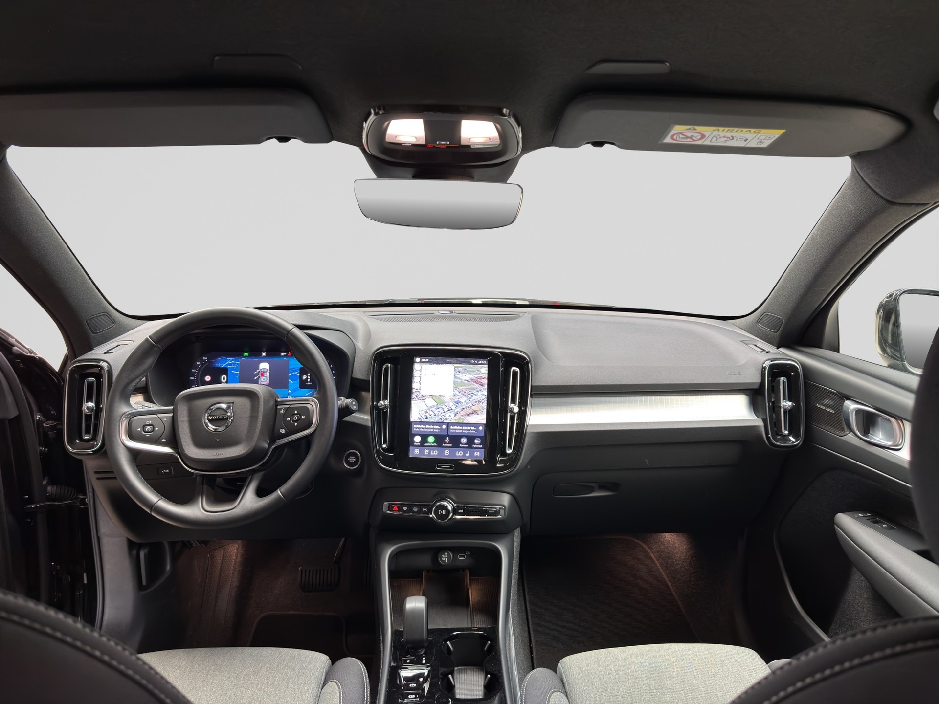 VOLVO XC40 B3 Benzin Mild Hybrid Plus Black Edition-image-14