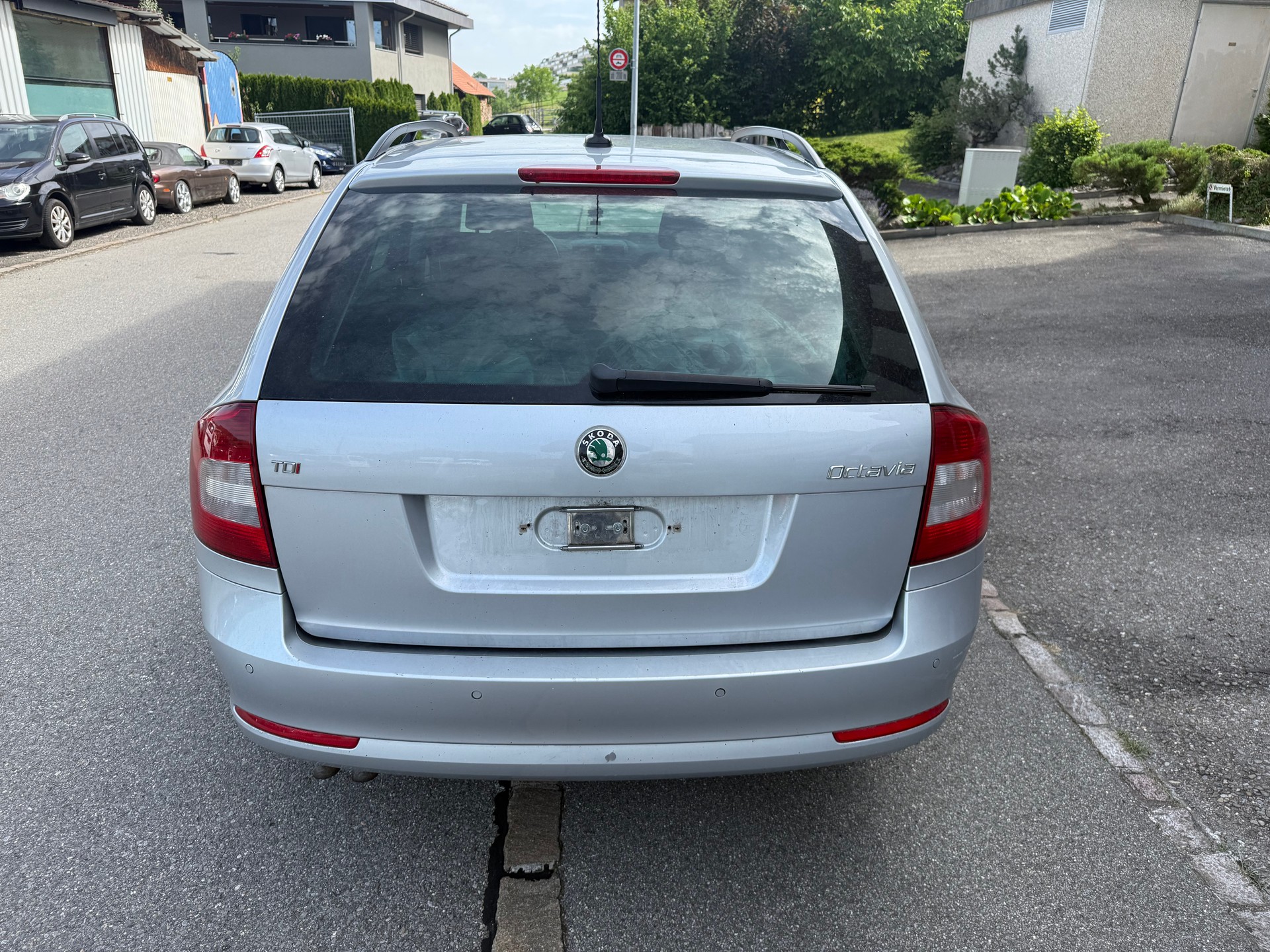 SKODA Octavia Combi 2.0 TDI Elegance DSG-image-3