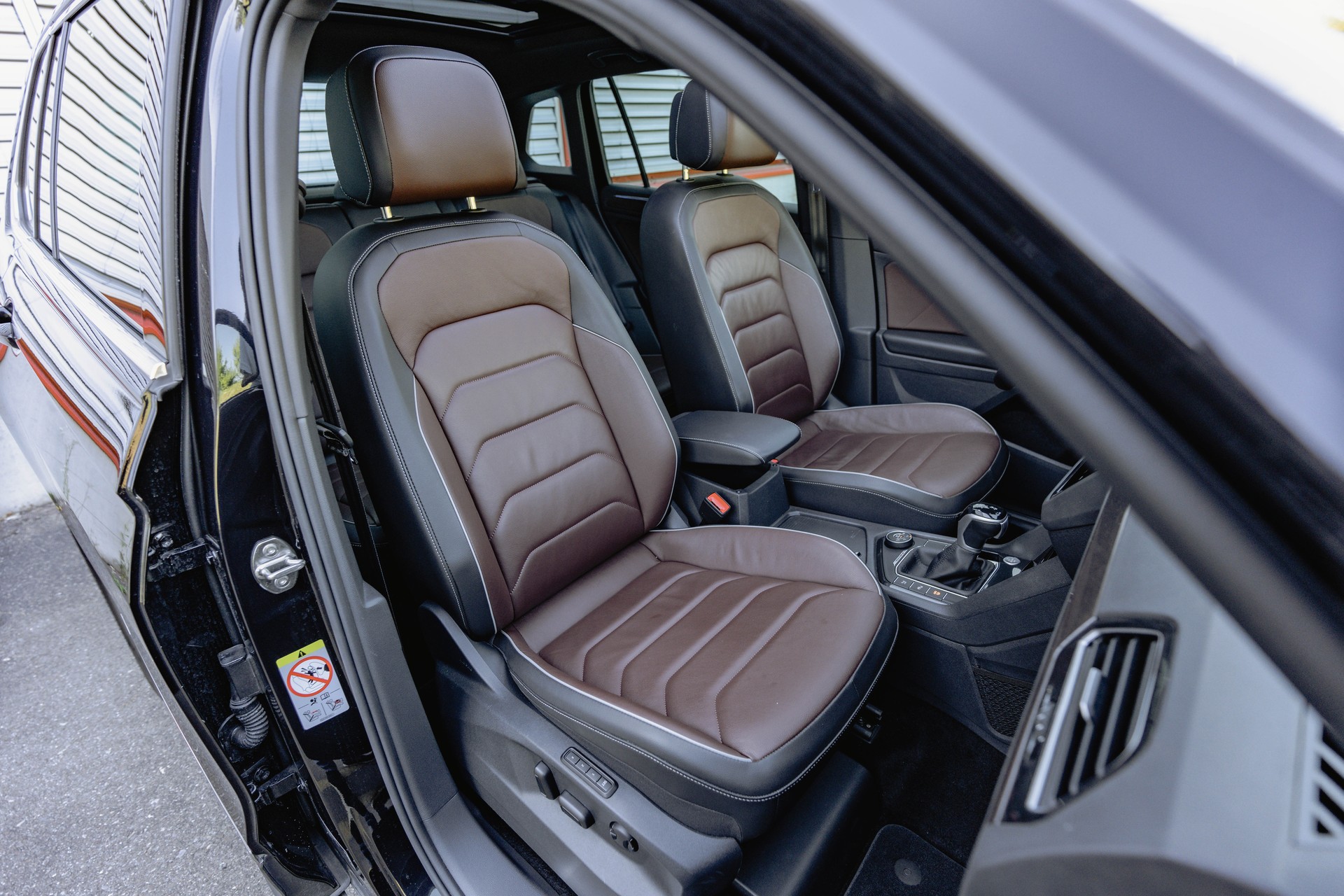 VW Tiguan 2.0 TDI SCR Elegance 4Motion DSG * FRISCH AB MFK * STANDHEIZUNG * PANORAMADACH *-image-18