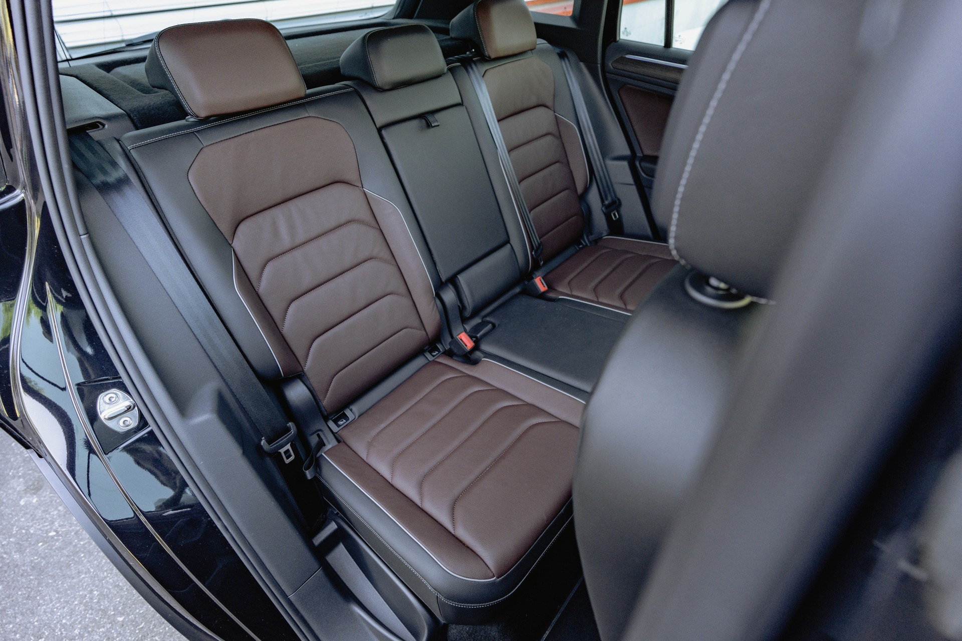 VW Tiguan 2.0 TDI SCR Elegance 4Motion DSG * FRISCH AB MFK * STANDHEIZUNG * PANORAMADACH *-image-19