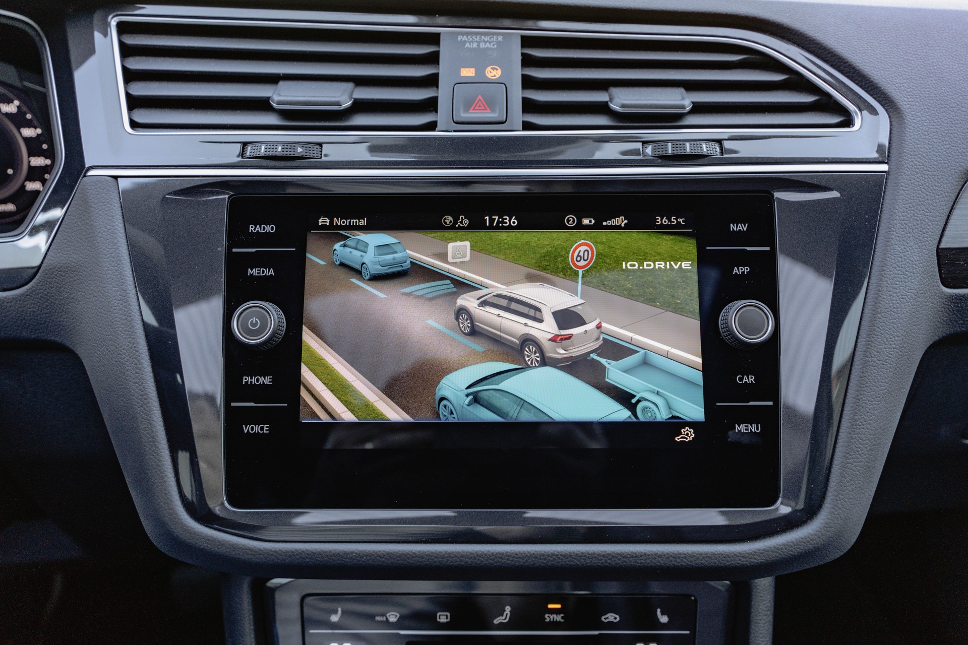 VW Tiguan 2.0 TDI SCR Elegance 4Motion DSG * FRISCH AB MFK * STANDHEIZUNG * PANORAMADACH *-image-21