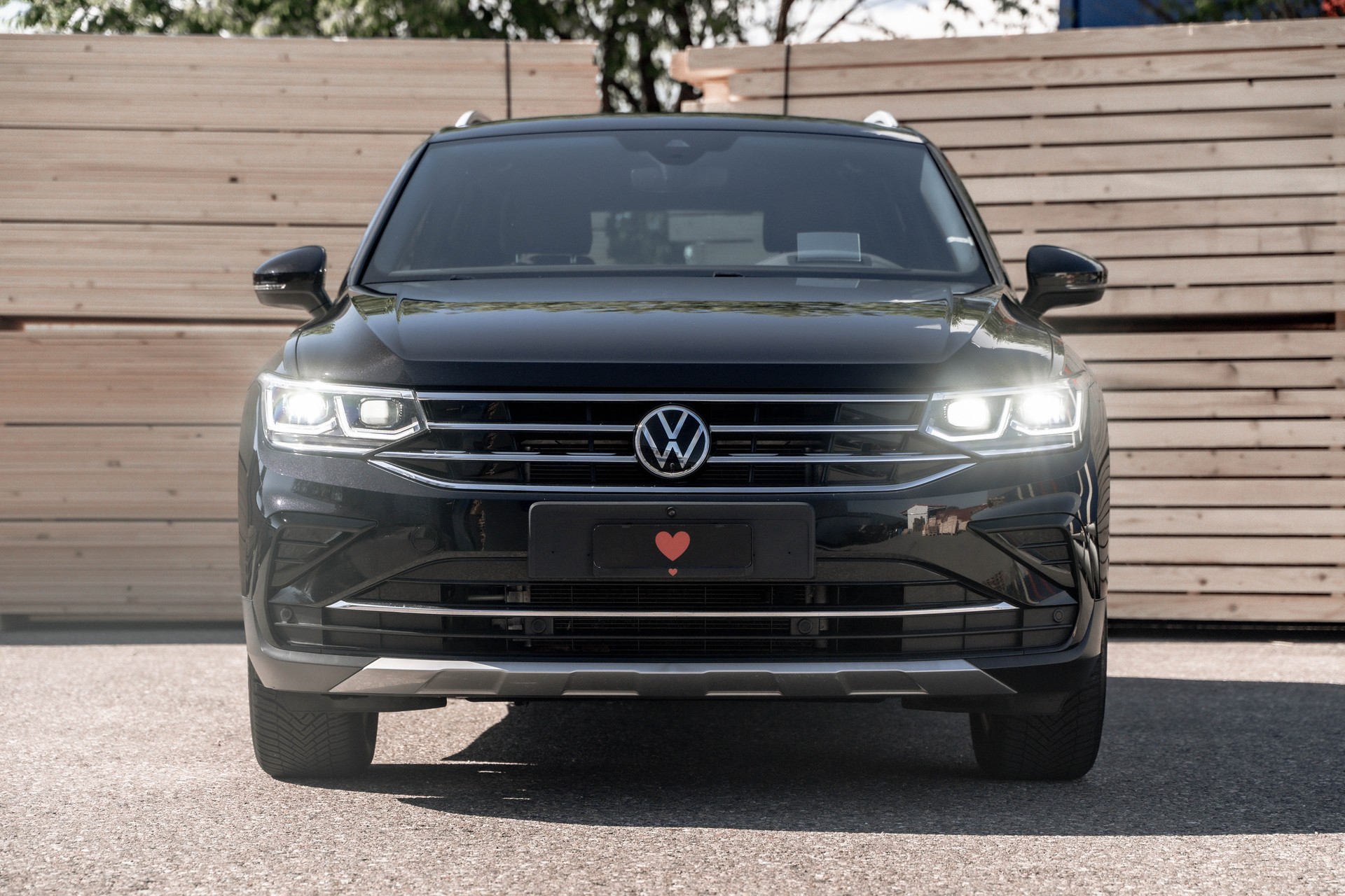 VW Tiguan 2.0 TDI SCR Elegance 4Motion DSG * FRISCH AB MFK * STANDHEIZUNG * PANORAMADACH *-image-2