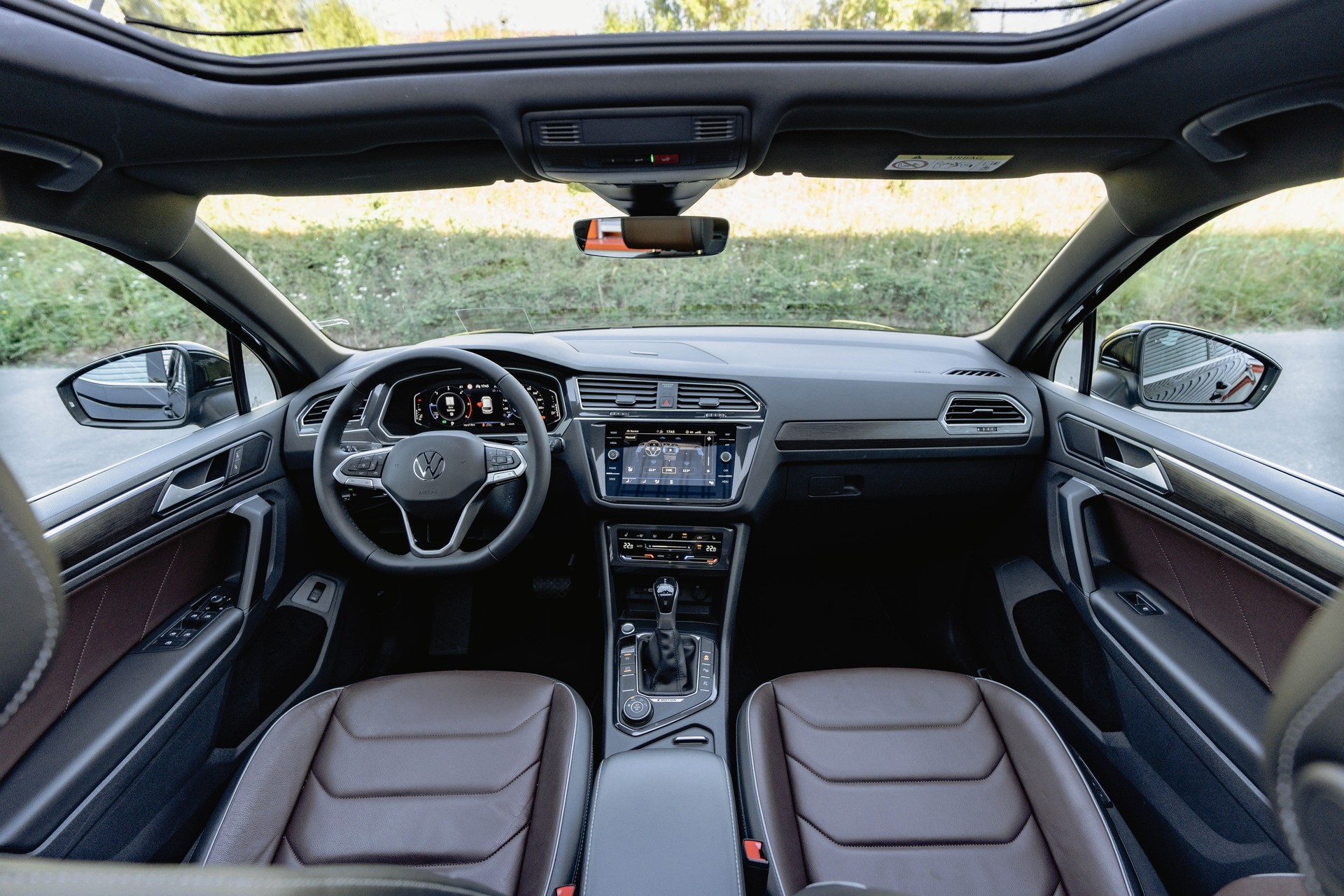 VW Tiguan 2.0 TDI SCR Elegance 4Motion DSG * FRISCH AB MFK * STANDHEIZUNG * PANORAMADACH *-image-7