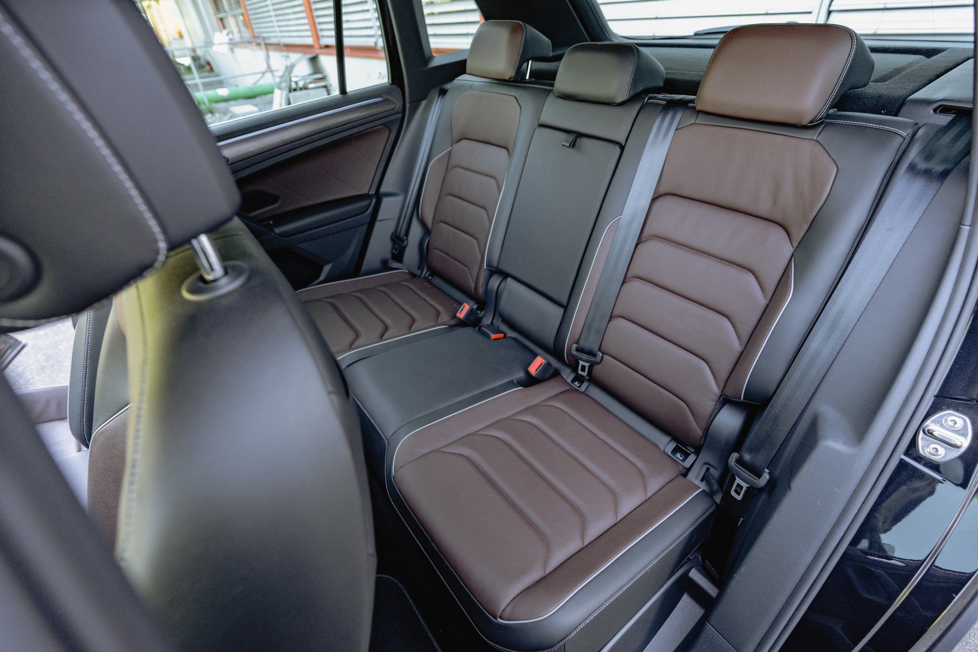 VW Tiguan 2.0 TDI SCR Elegance 4Motion DSG * FRISCH AB MFK * STANDHEIZUNG * PANORAMADACH *-image-17
