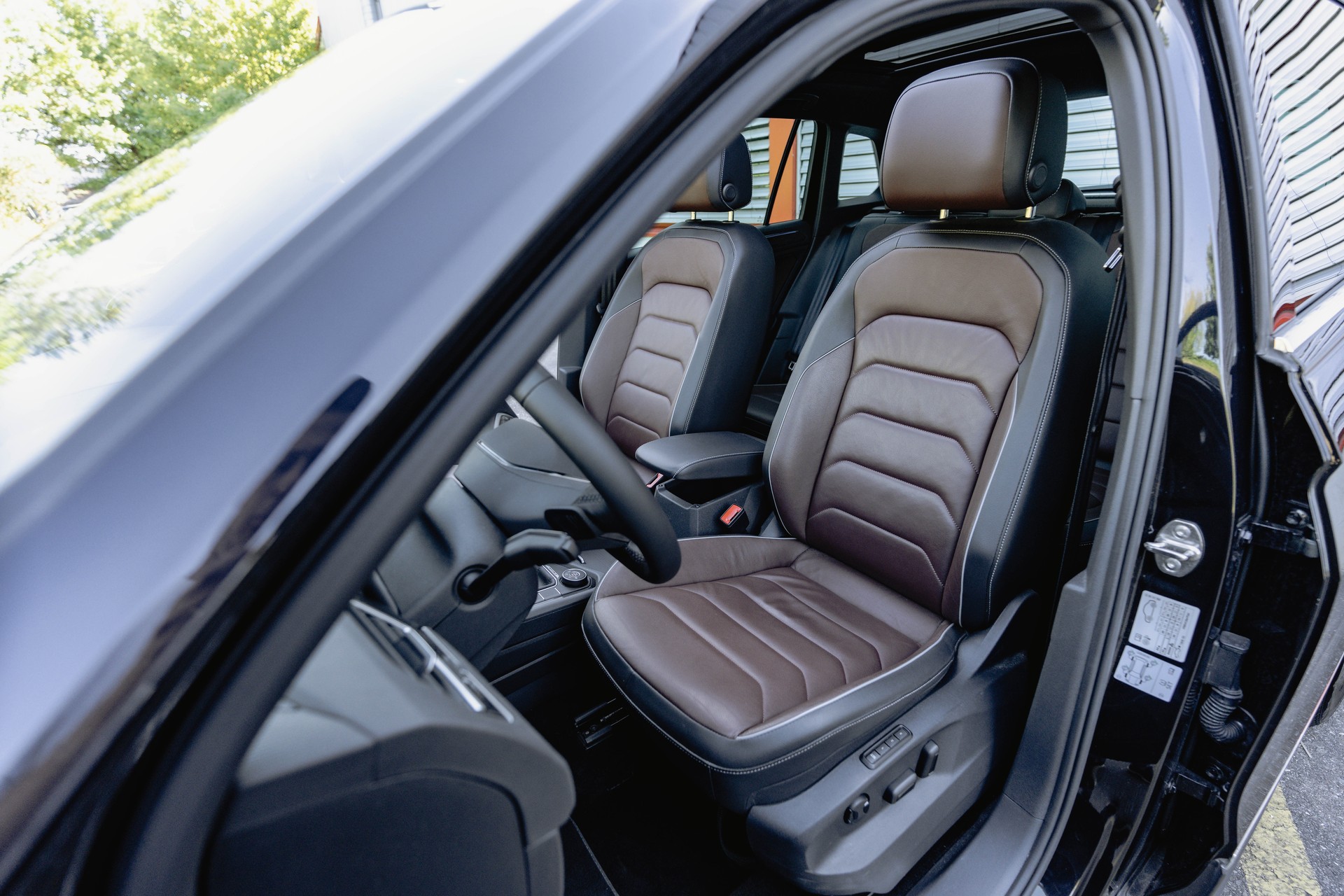 VW Tiguan 2.0 TDI SCR Elegance 4Motion DSG * FRISCH AB MFK * STANDHEIZUNG * PANORAMADACH *-image-14