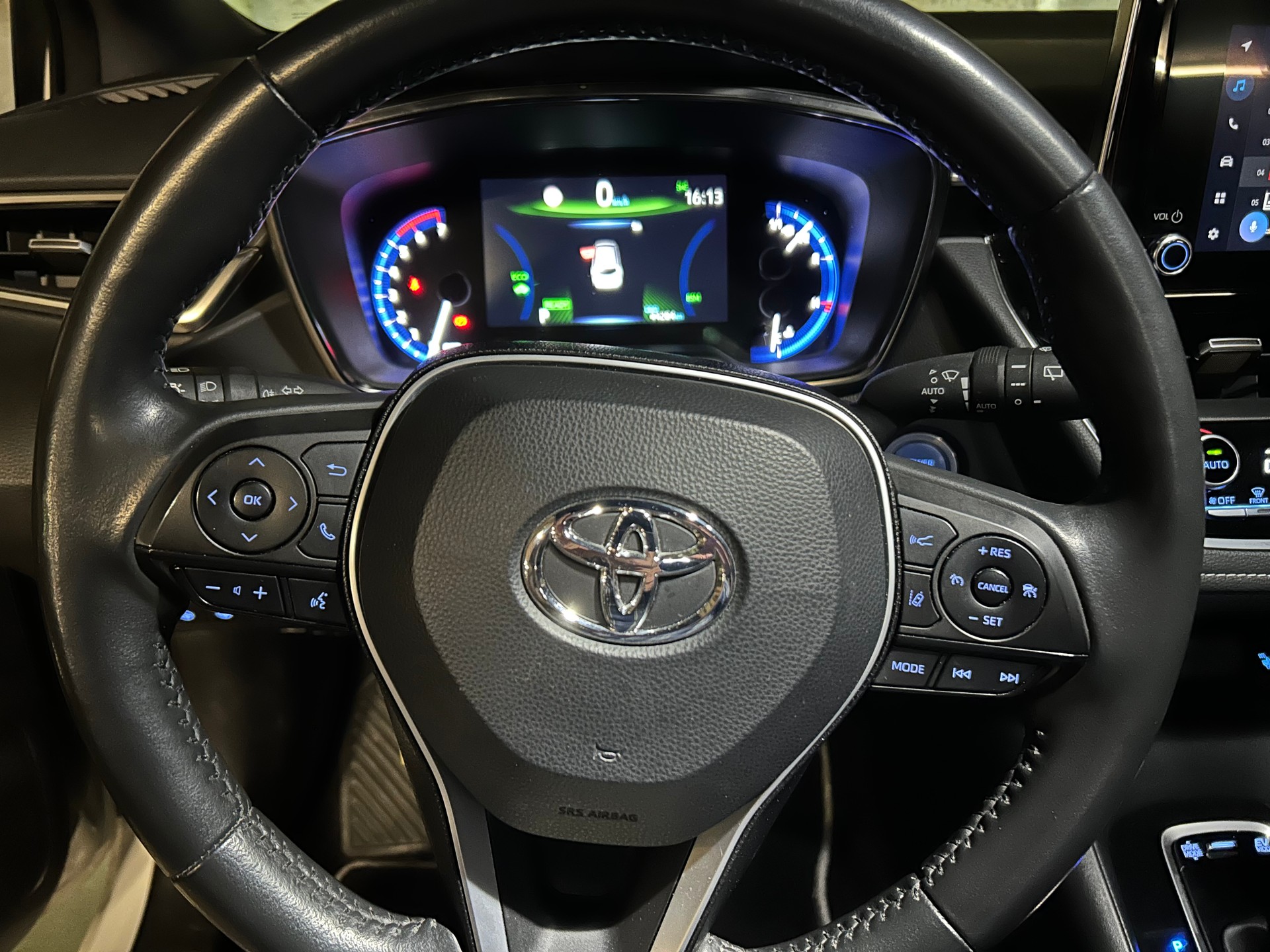 TOYOTA Touring sports 1.8 HSD COMFORT E-CVT-image-11