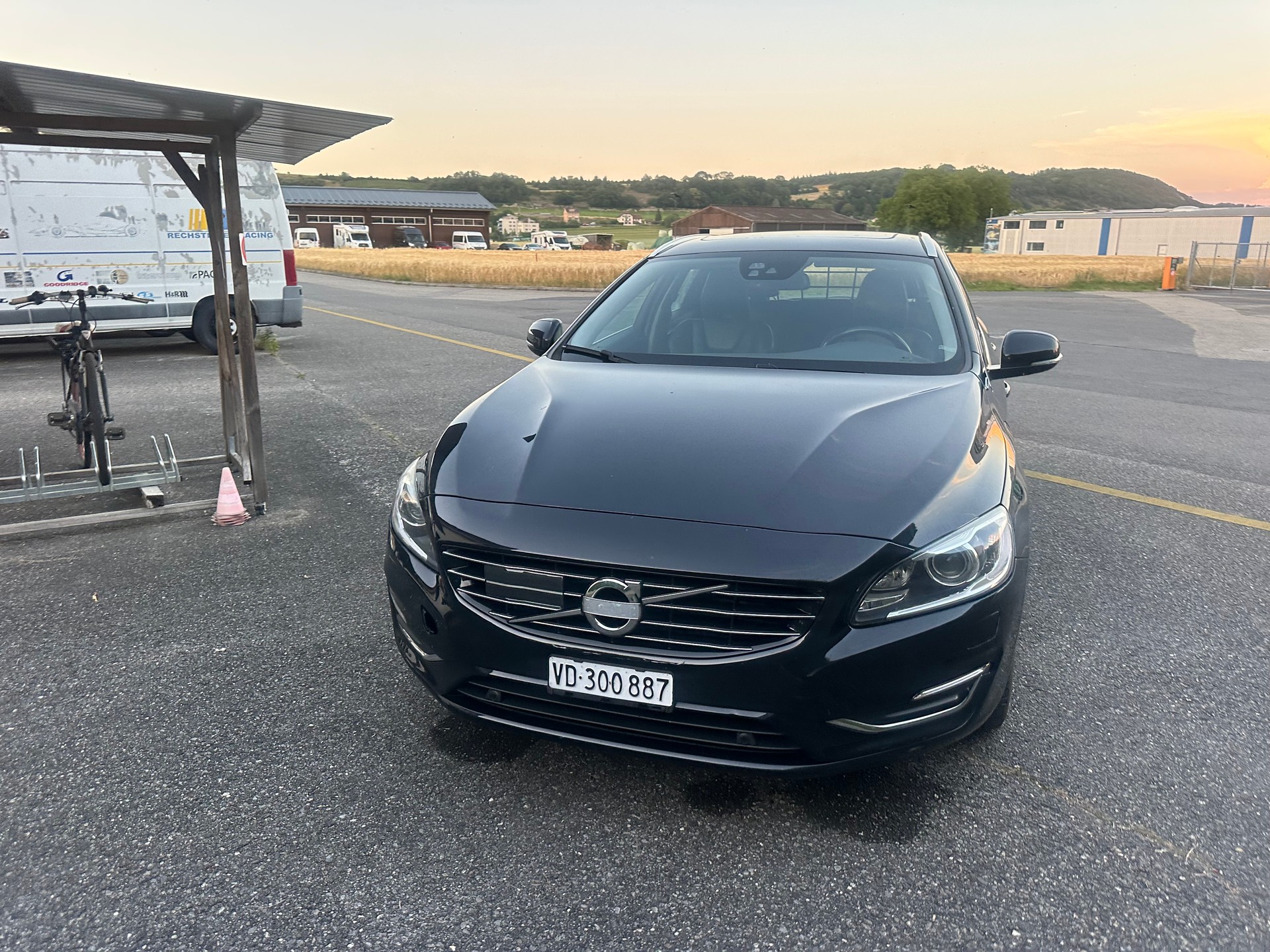 VOLVO V60 D6 AWD Plug-in Hybrid Momentum Geartronic-image-11
