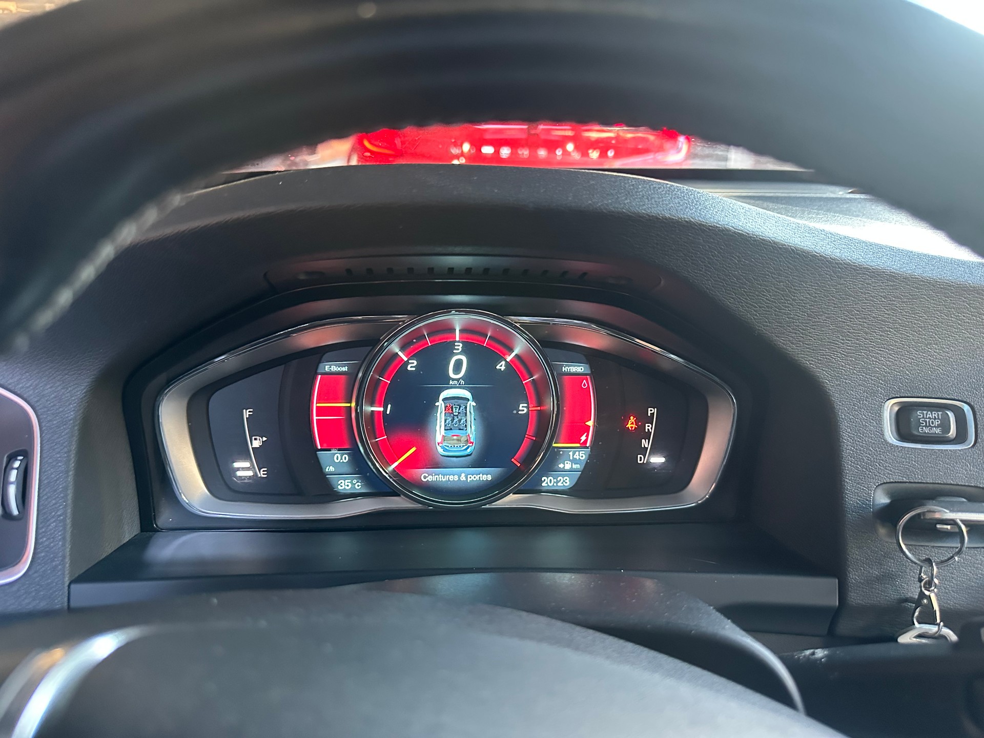 VOLVO V60 D6 AWD Plug-in Hybrid Momentum Geartronic-image-10