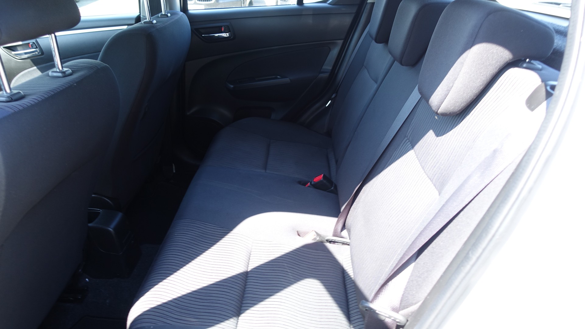 SUZUKI Swift 1.2i 16V GL Piz Sulai 4x4-image-4