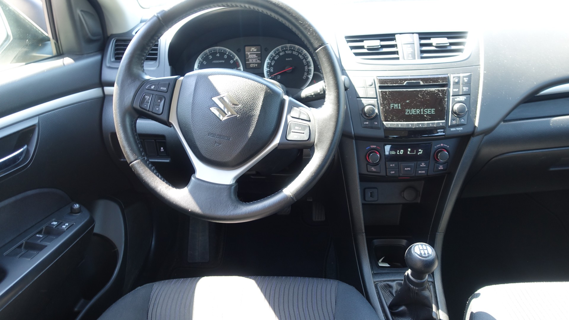 SUZUKI Swift 1.2i 16V GL Piz Sulai 4x4-image-5