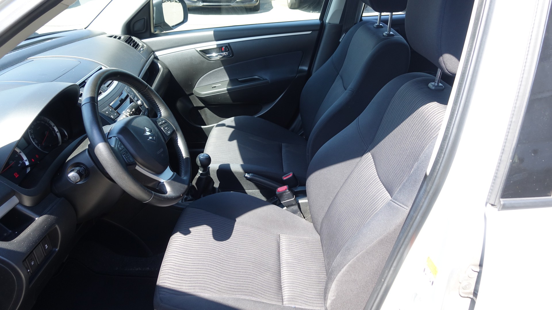 SUZUKI Swift 1.2i 16V GL Piz Sulai 4x4-image-6