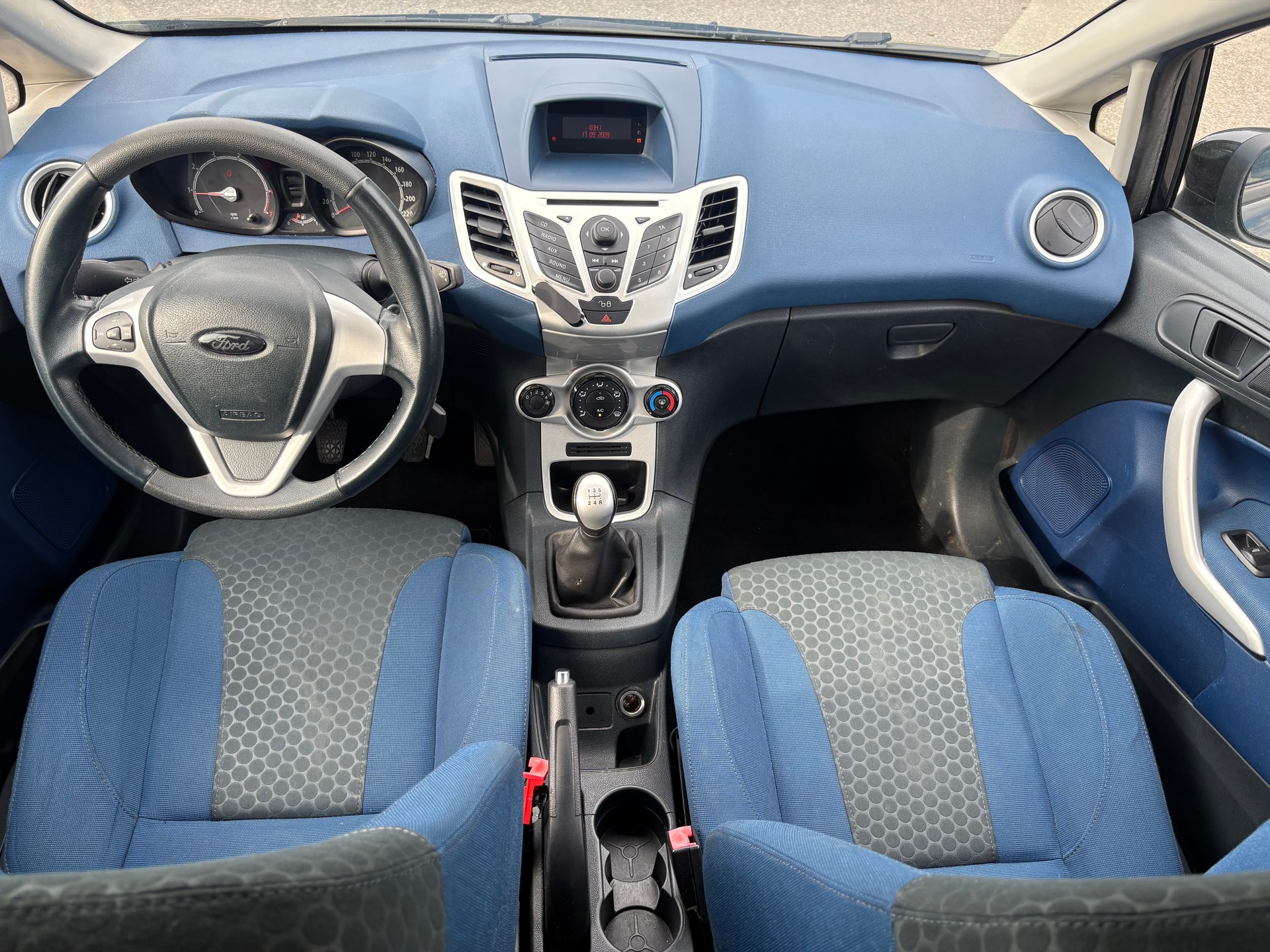 FORD Fiesta 1.6 16V Sport-image-8