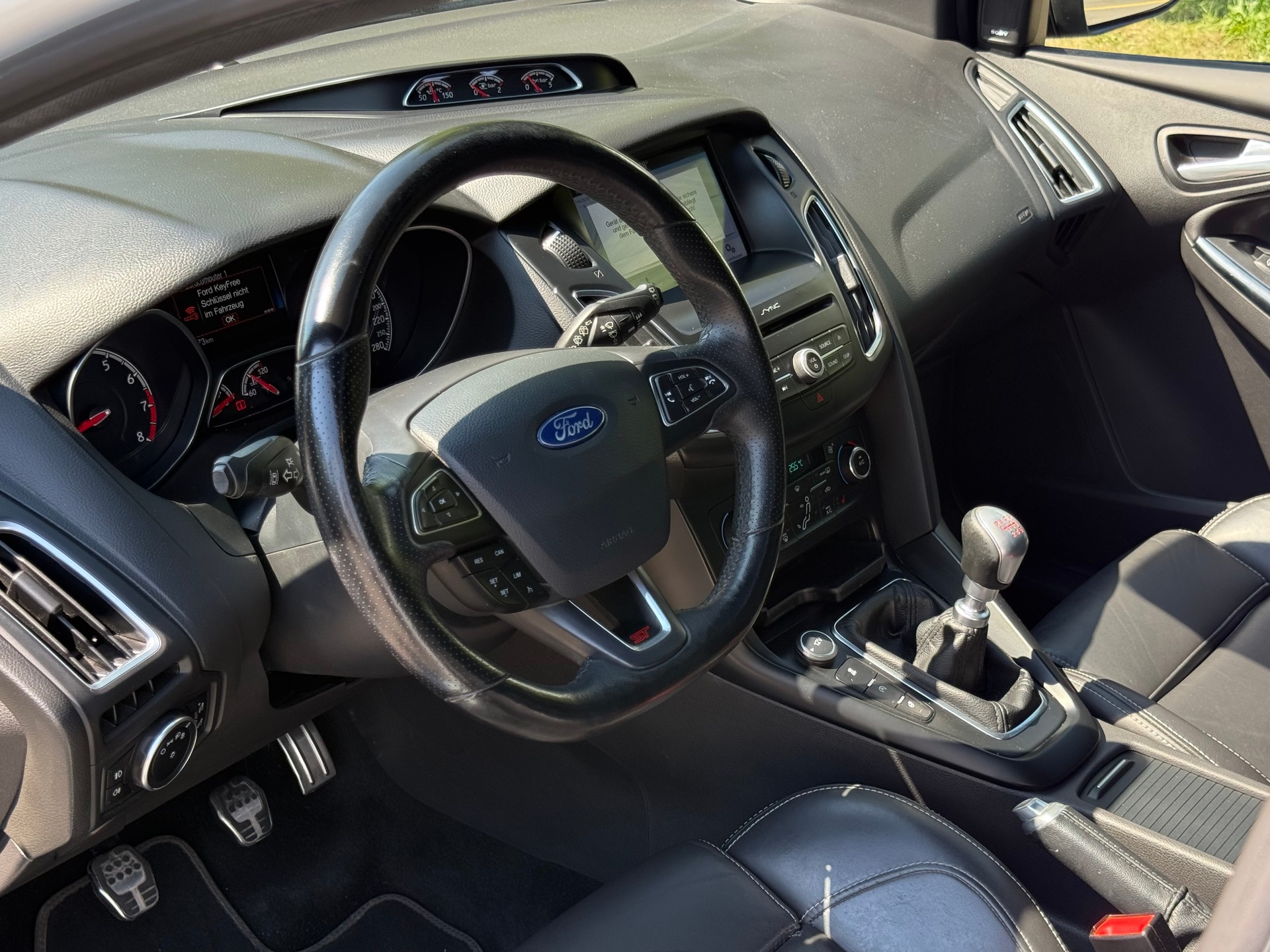 FORD Focus 2.0 SCTi ST3-image-10