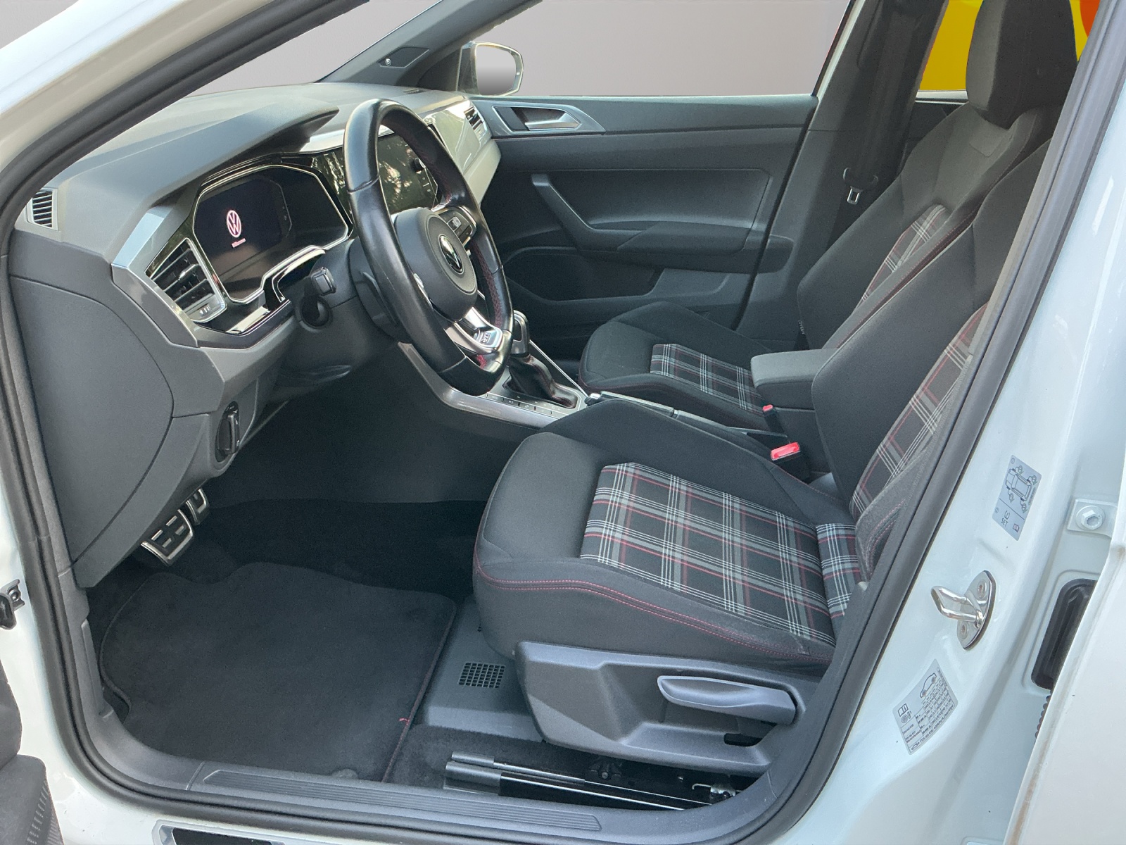 VW Polo 2.0 TSI GTI DSG-image-4