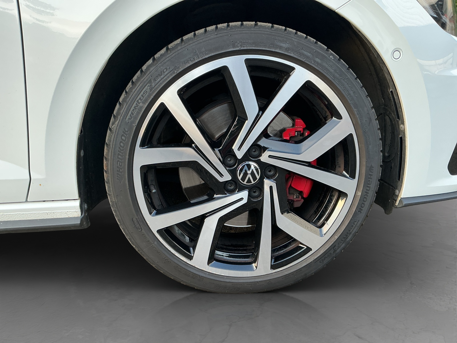 VW Polo 2.0 TSI GTI DSG-image-11