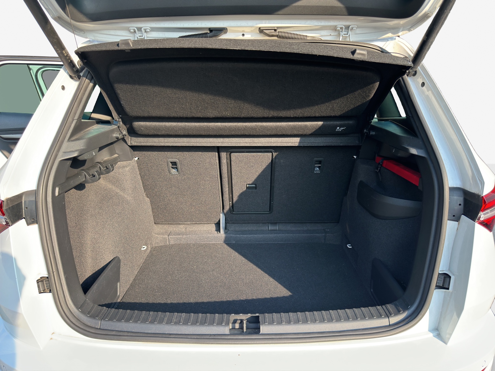 SKODA Karoq 1.5 TSI SportLine DSG-image-12