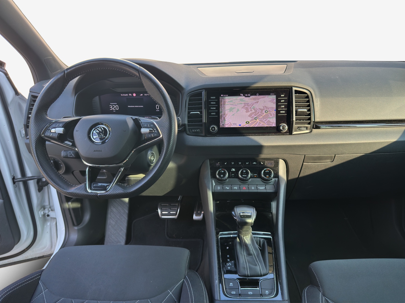 SKODA Karoq 1.5 TSI SportLine DSG-image-8