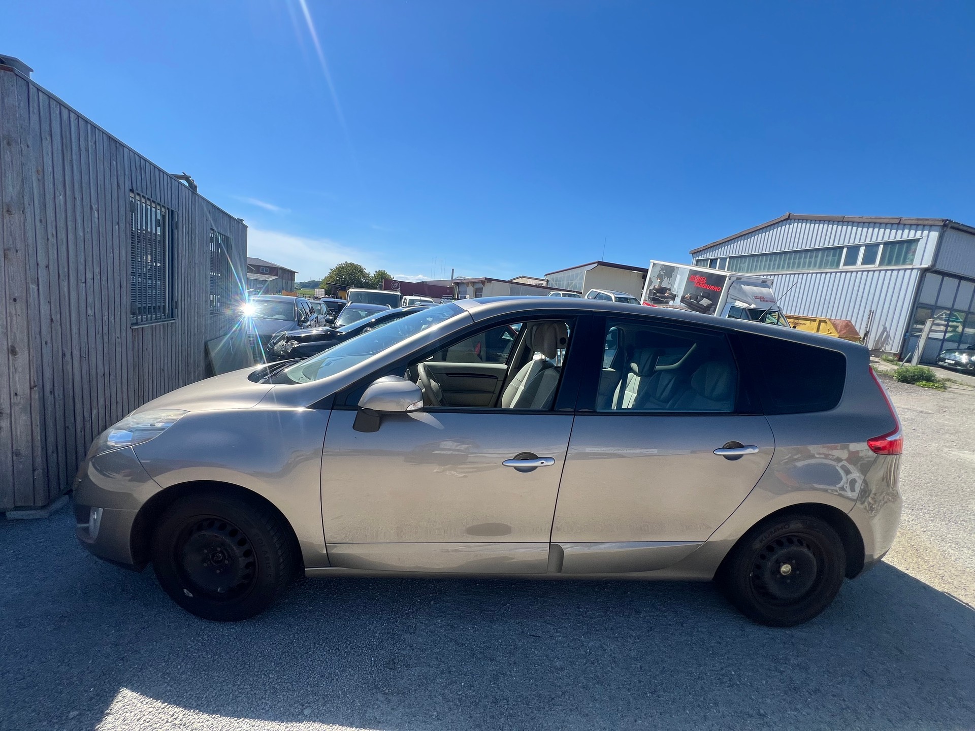 RENAULT Grand Scénic 2.0 16V Dynamique X-Tronic CVT-image-3