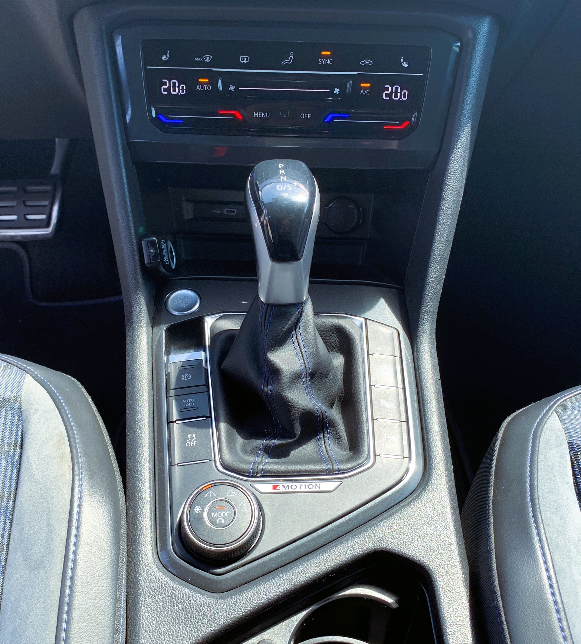 VW Tiguan 2.0TSI R 4Motion DSG-image-17