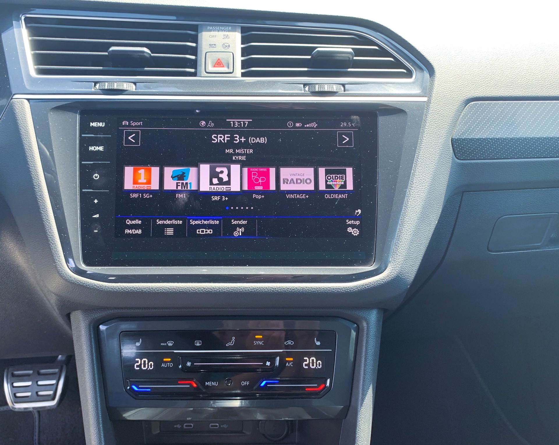 VW Tiguan 2.0TSI R 4Motion DSG-image-15