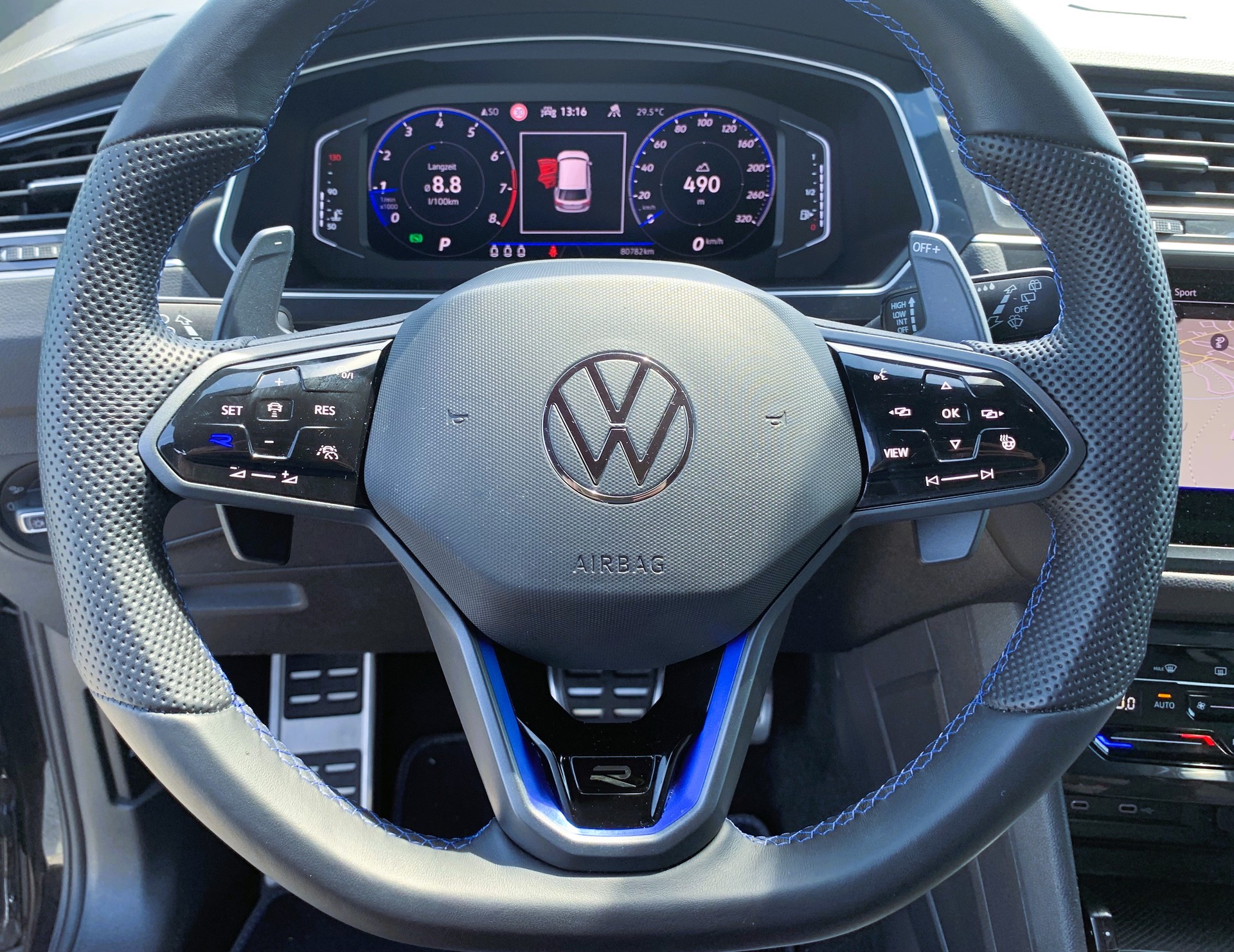 VW Tiguan 2.0TSI R 4Motion DSG-image-14