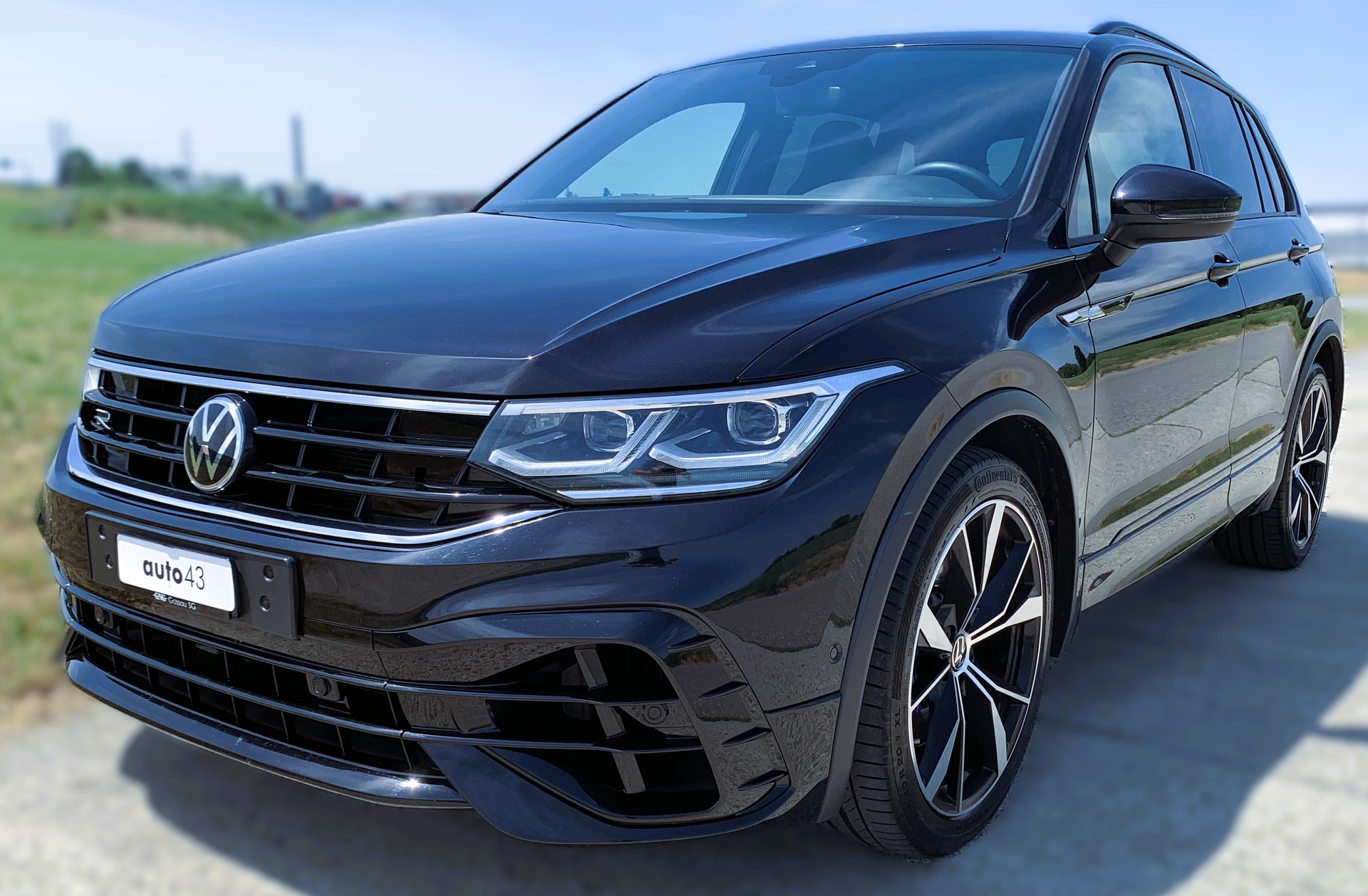 VW Tiguan 2.0TSI R 4Motion DSG-image-7