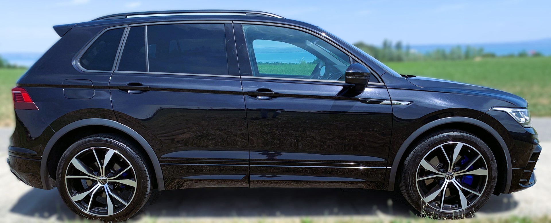 VW Tiguan 2.0TSI R 4Motion DSG-image-2