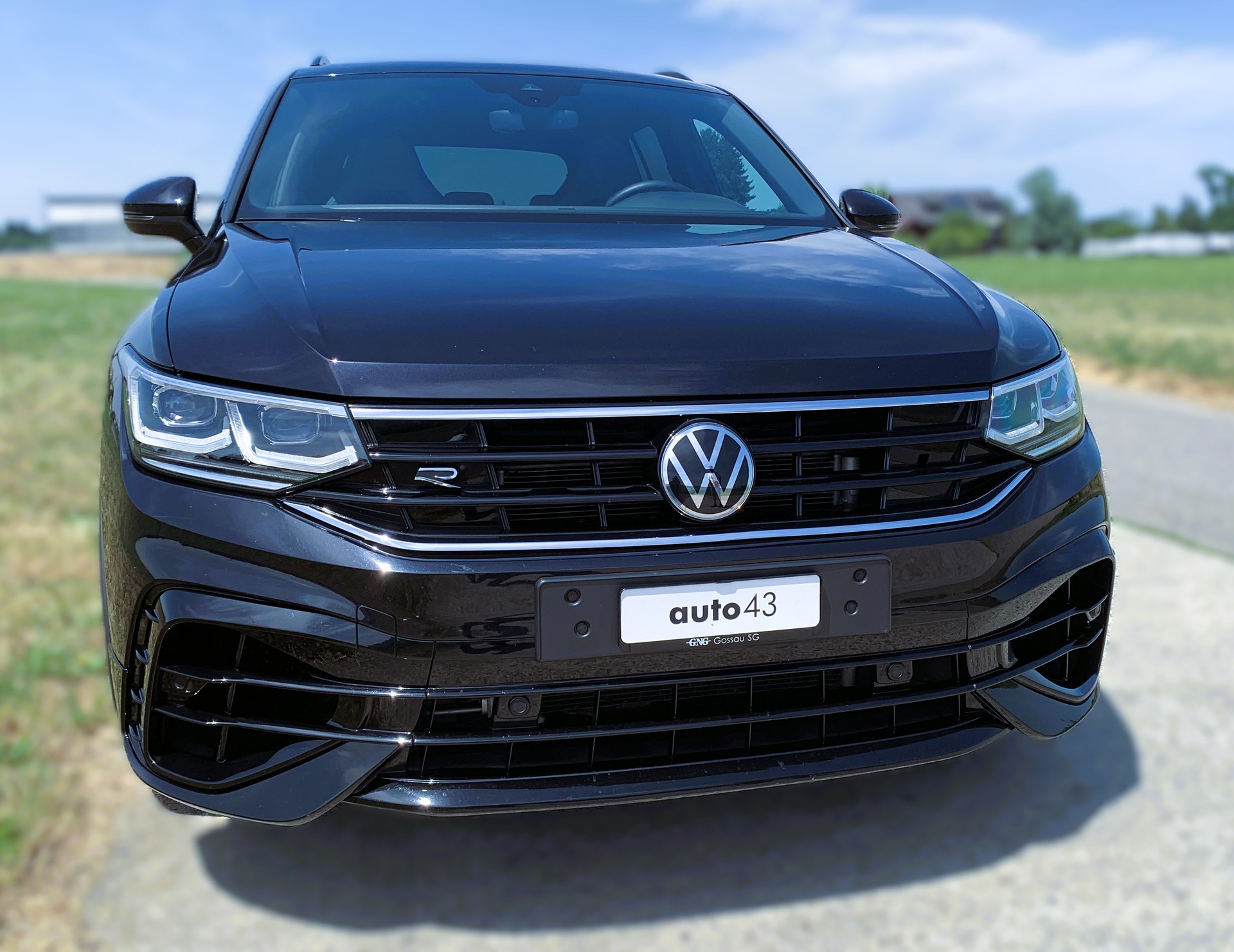 VW Tiguan 2.0TSI R 4Motion DSG-image-0