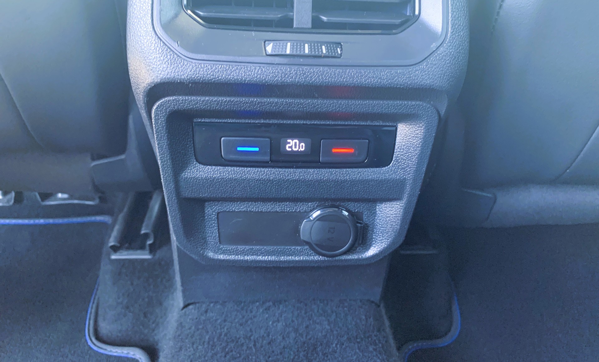 VW Tiguan 2.0TSI R 4Motion DSG-image-20