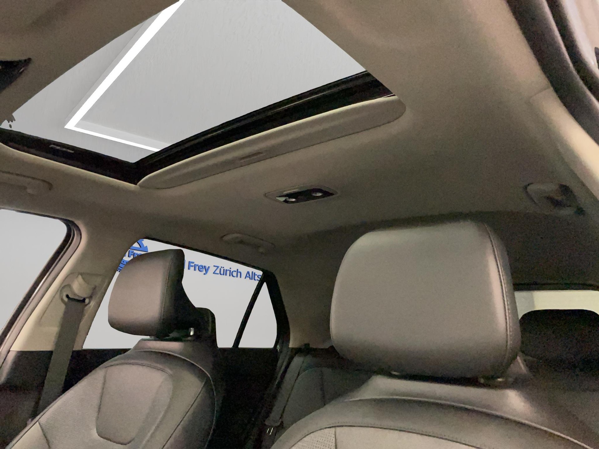 KIA Niro 1.6 GDi Hybrid Style-image-12