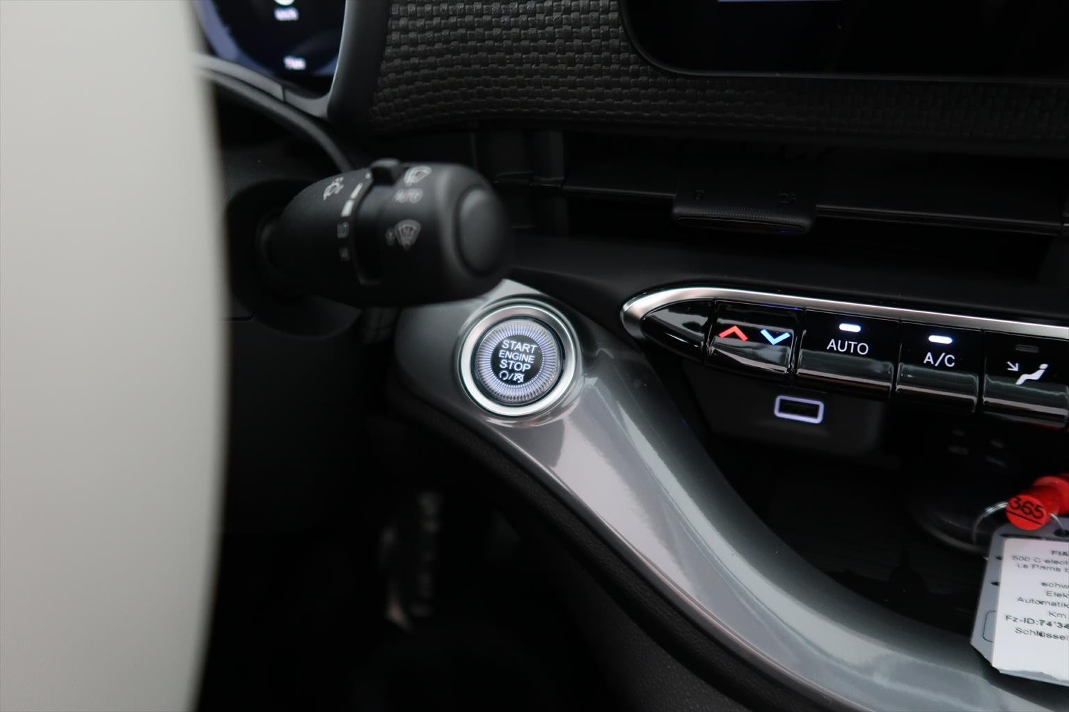 FIAT 500 C electric 87 kW La Prima by Bocelli-image-14