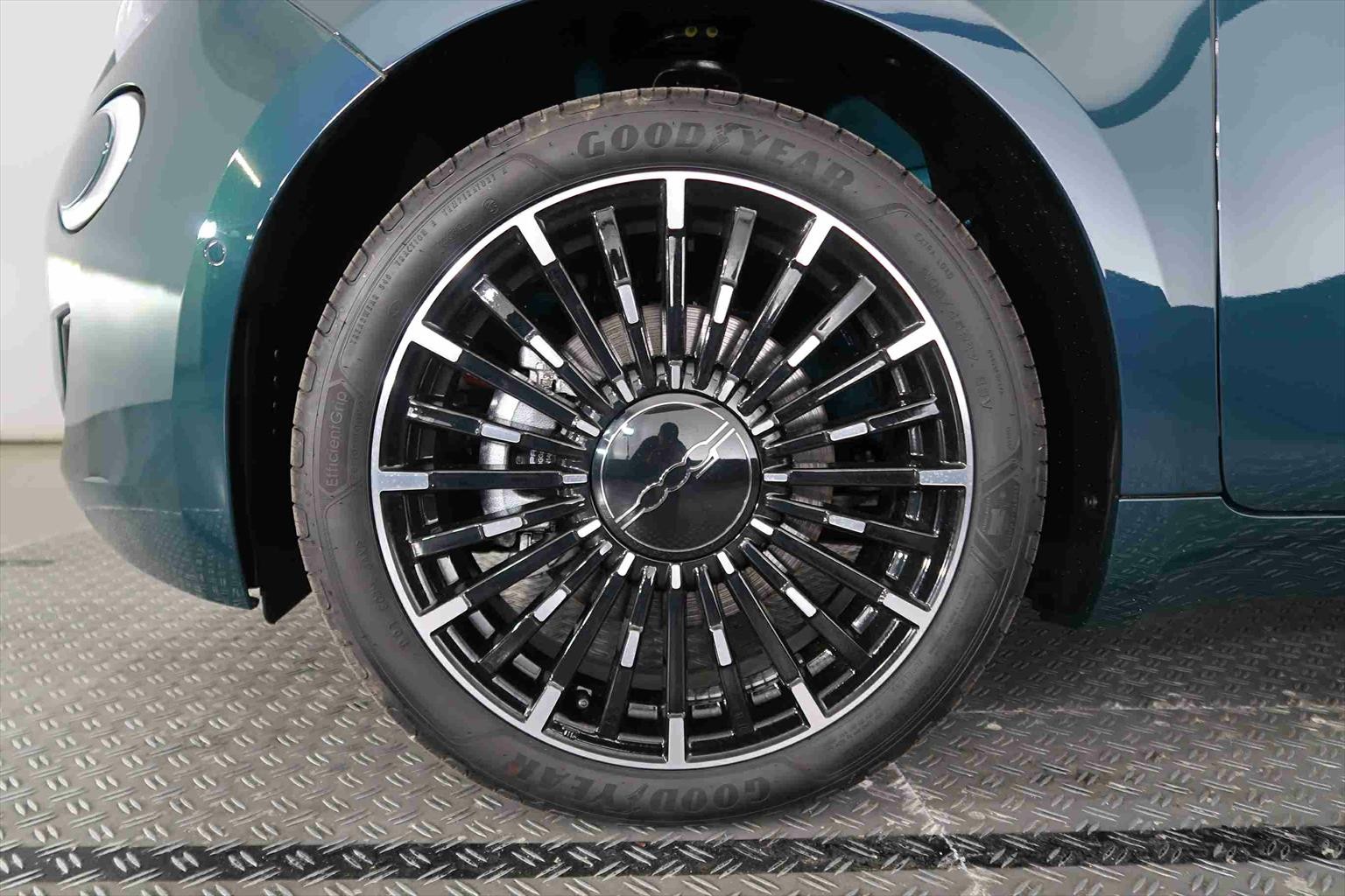 FIAT 500 C electric 87 kW La Prima by Bocelli-image-13