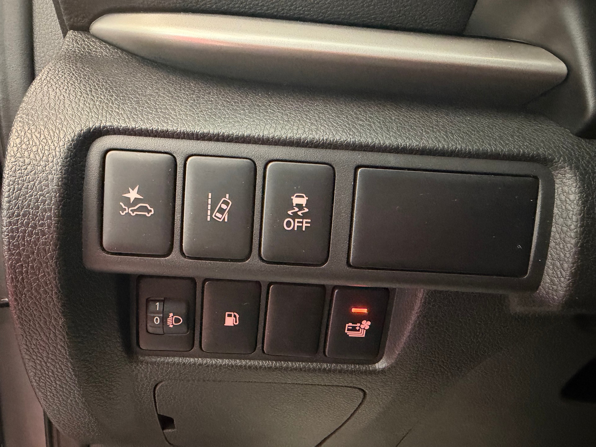 MITSUBISHI Eclipse Cross 2.4 PHEV Inform 4WD-image-21