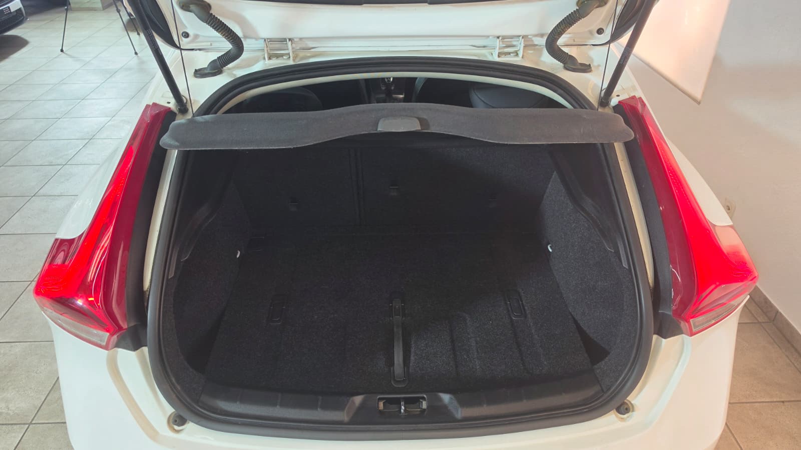 VOLVO VOLVO V40 D4, HEICO SPORTIV UMBAU-image-12