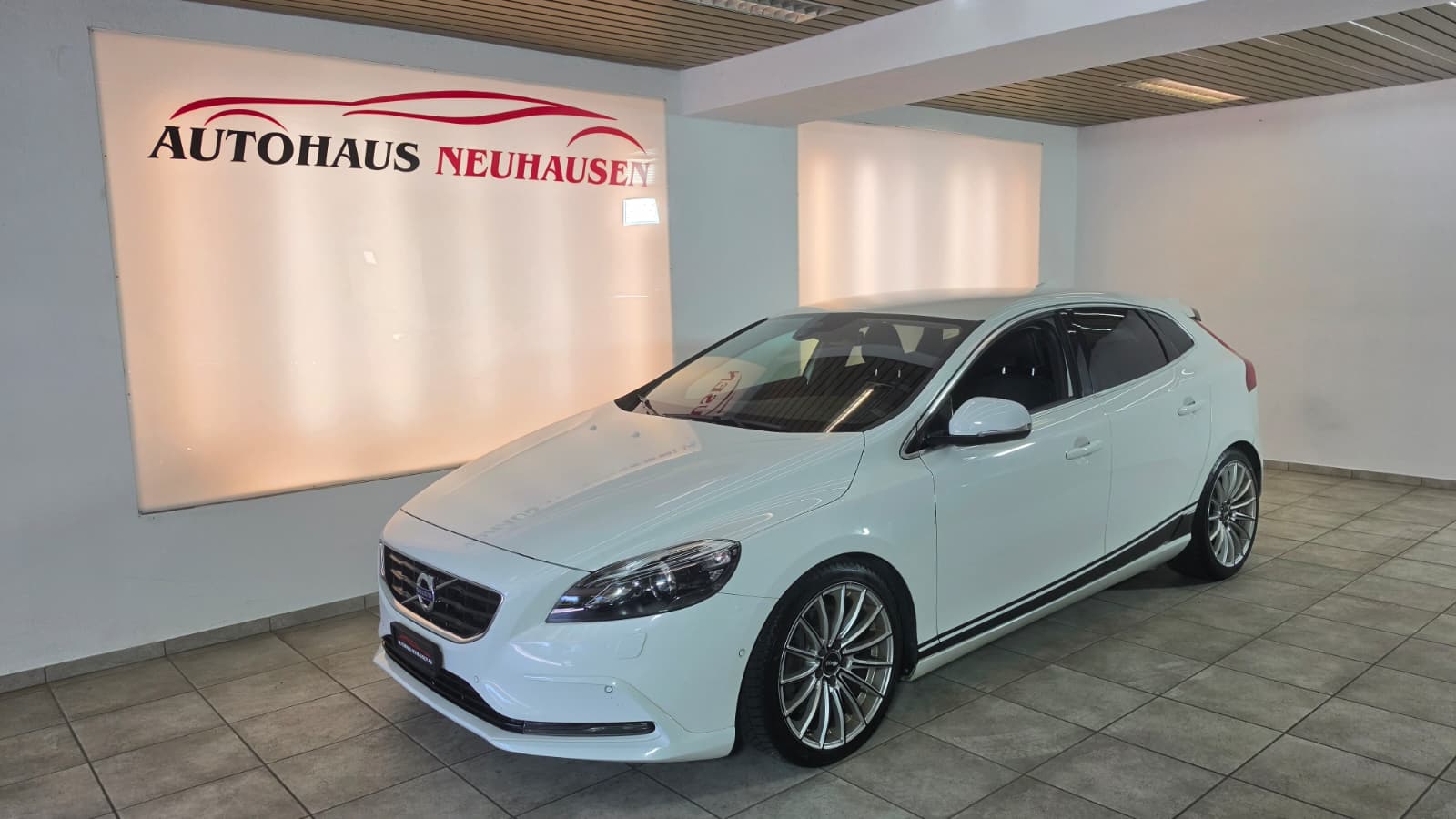 VOLVO VOLVO V40 D4, HEICO SPORTIV UMBAU-image-0