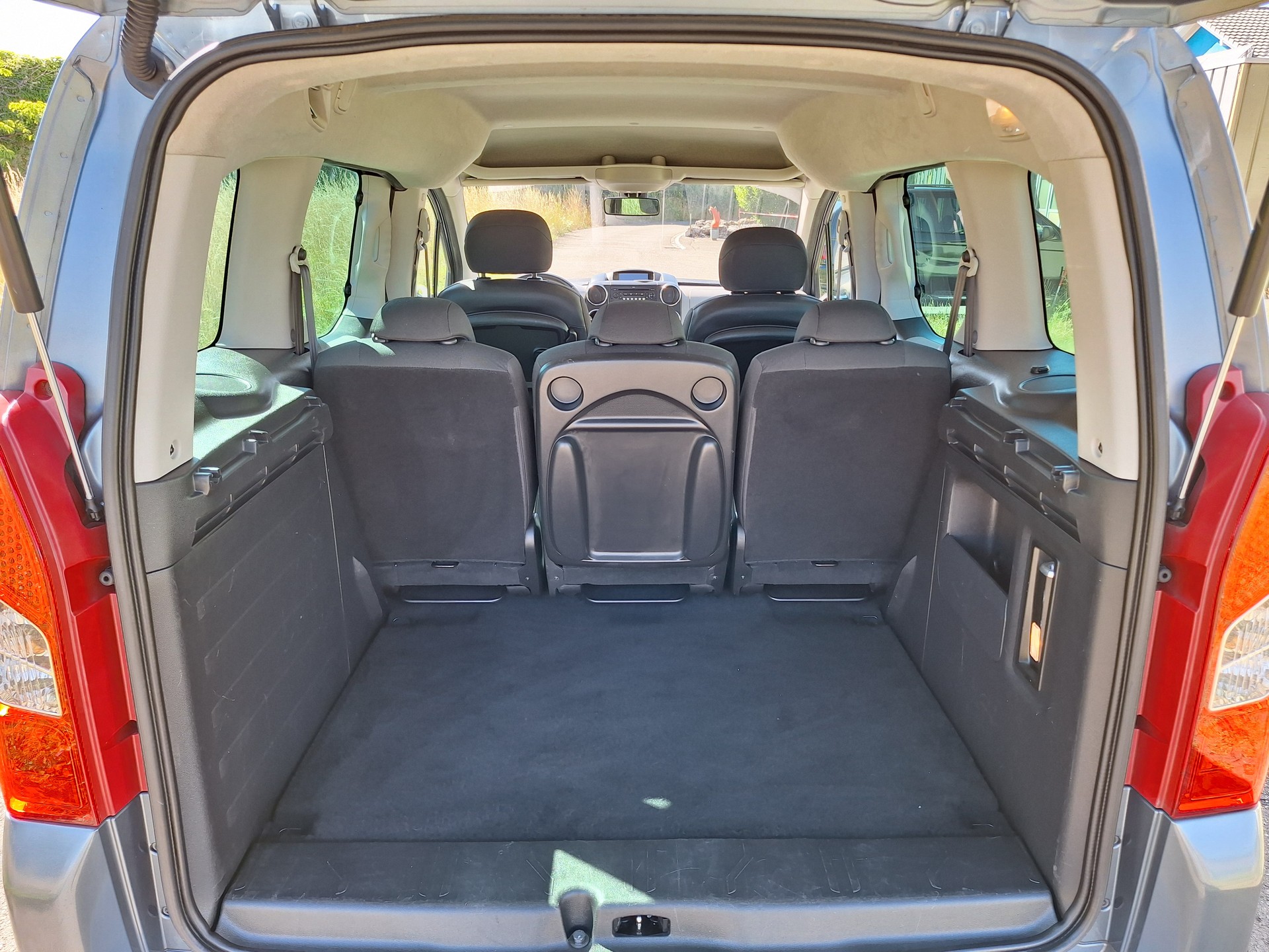 PEUGEOT Partner 1.6 HDI Trendy Clim (Pack)-image-9