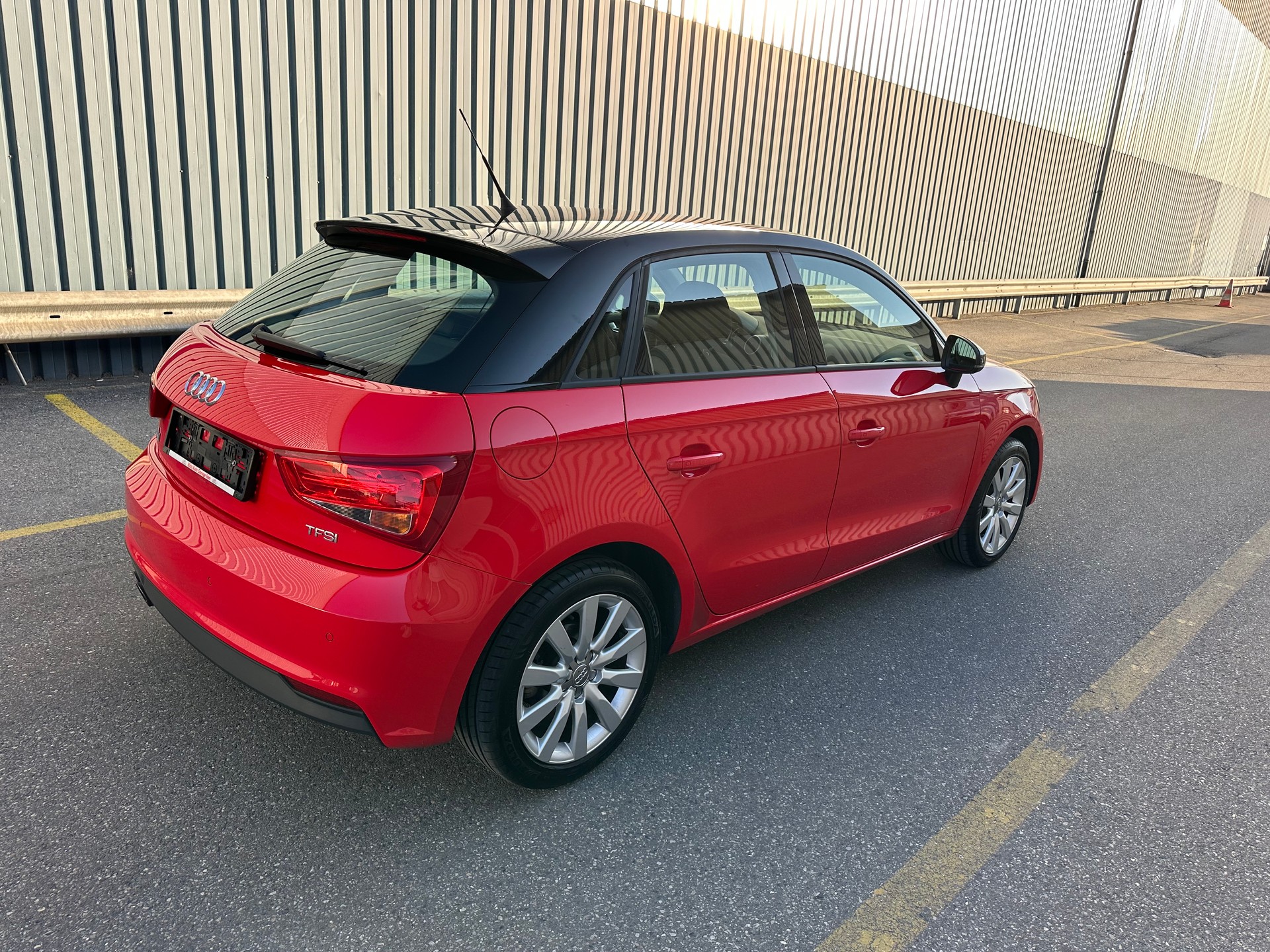 AUDI A1 Sportback 1.4 TFSI Design-image-3