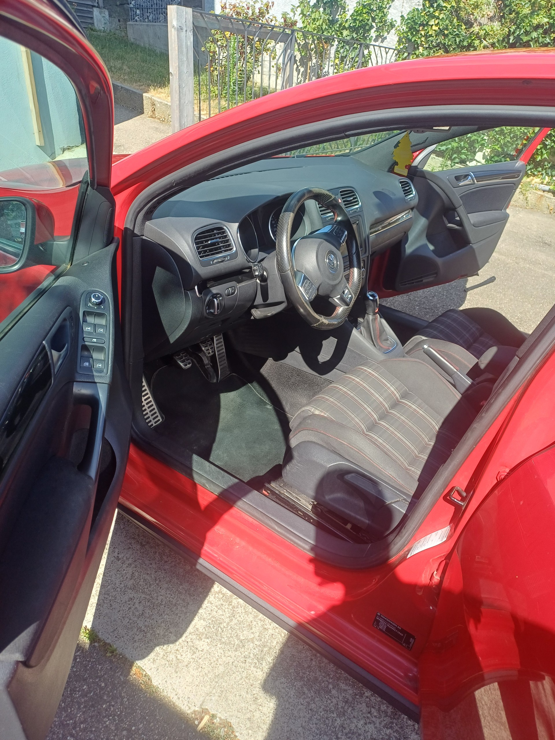 VW 2.0 TSI GTI-image-3