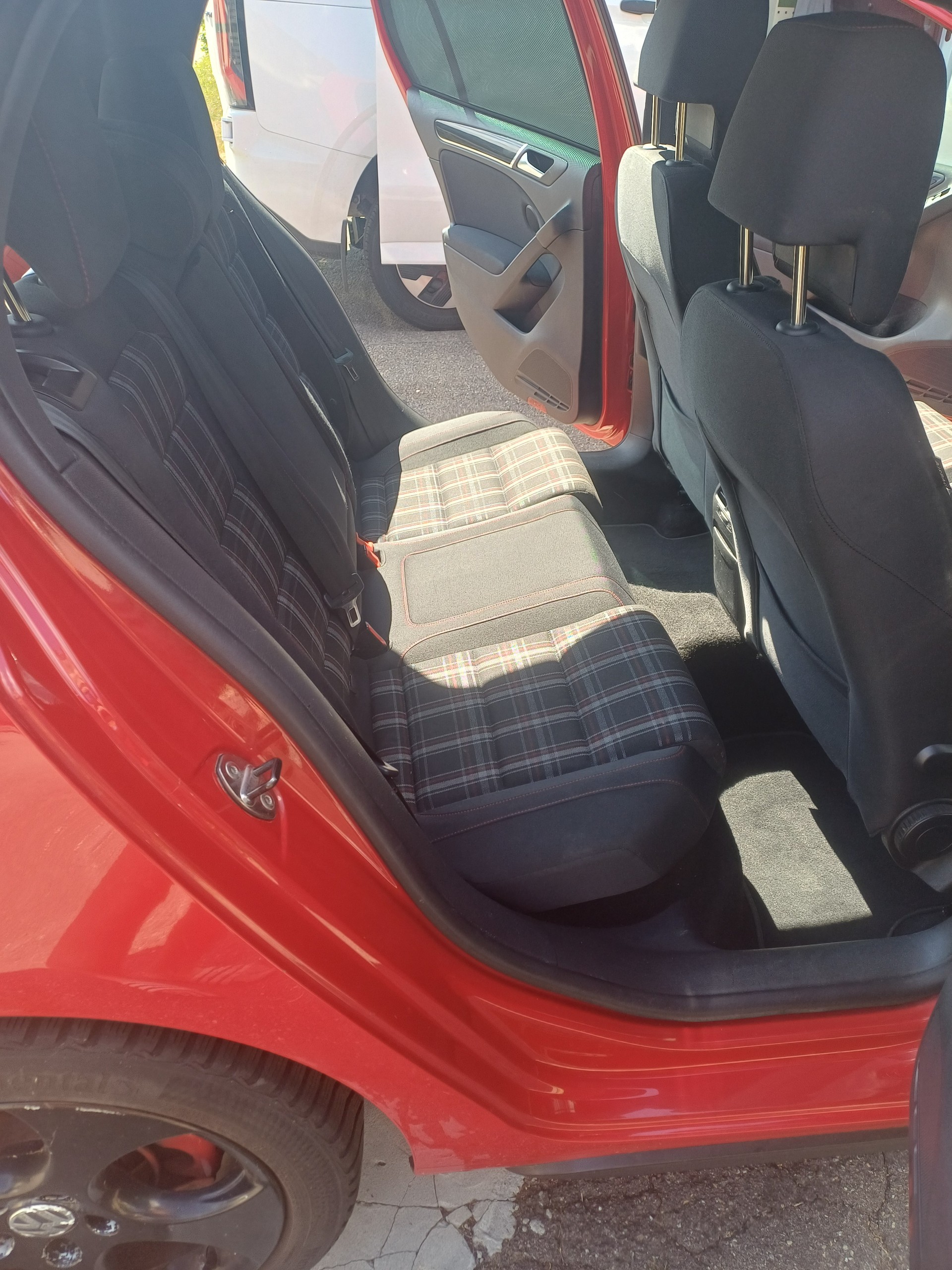 VW 2.0 TSI GTI-image-7