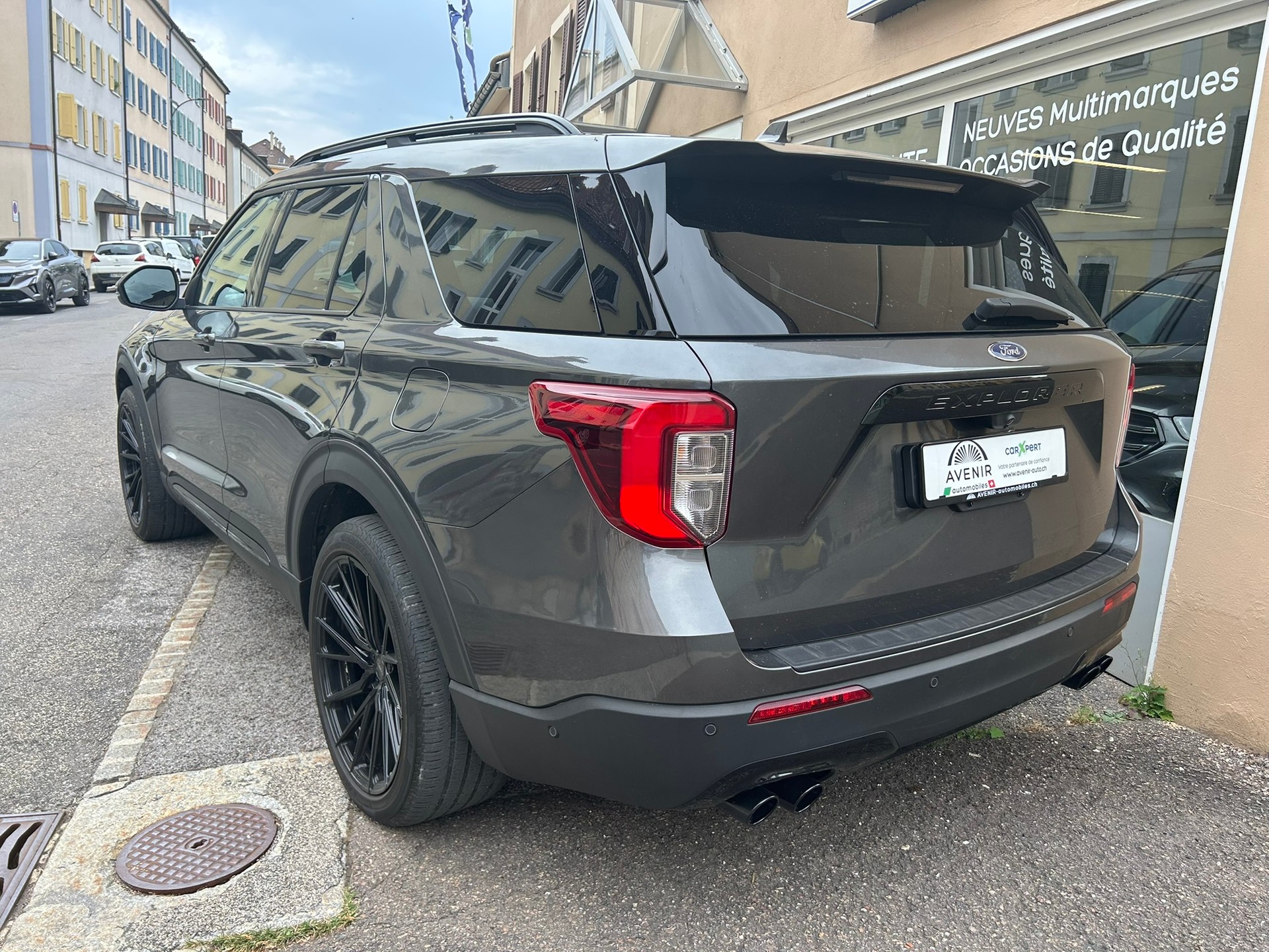 FORD Explorer 3.0 V6 Plug-in Hybrid ST-Line-image-2