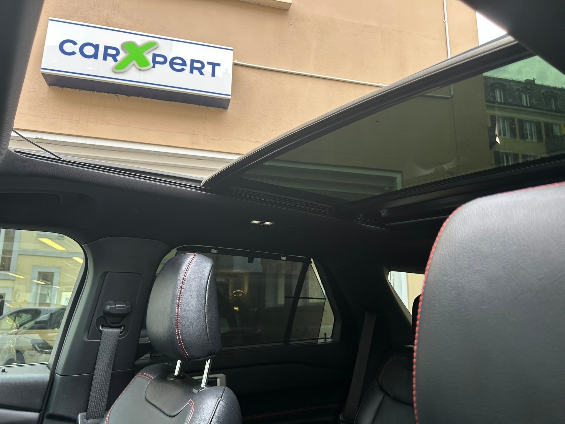FORD Explorer 3.0 V6 Plug-in Hybrid ST-Line-image-10